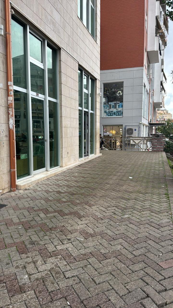 commercial for sale in Tiranë, Albania – photo 4