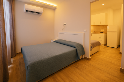 Furnished 1 Bedroom Studio-Apartment for Sale in Saranda – 45m², 5th Floor with Partially Sea View & Elevator, Ideal for Airbnb