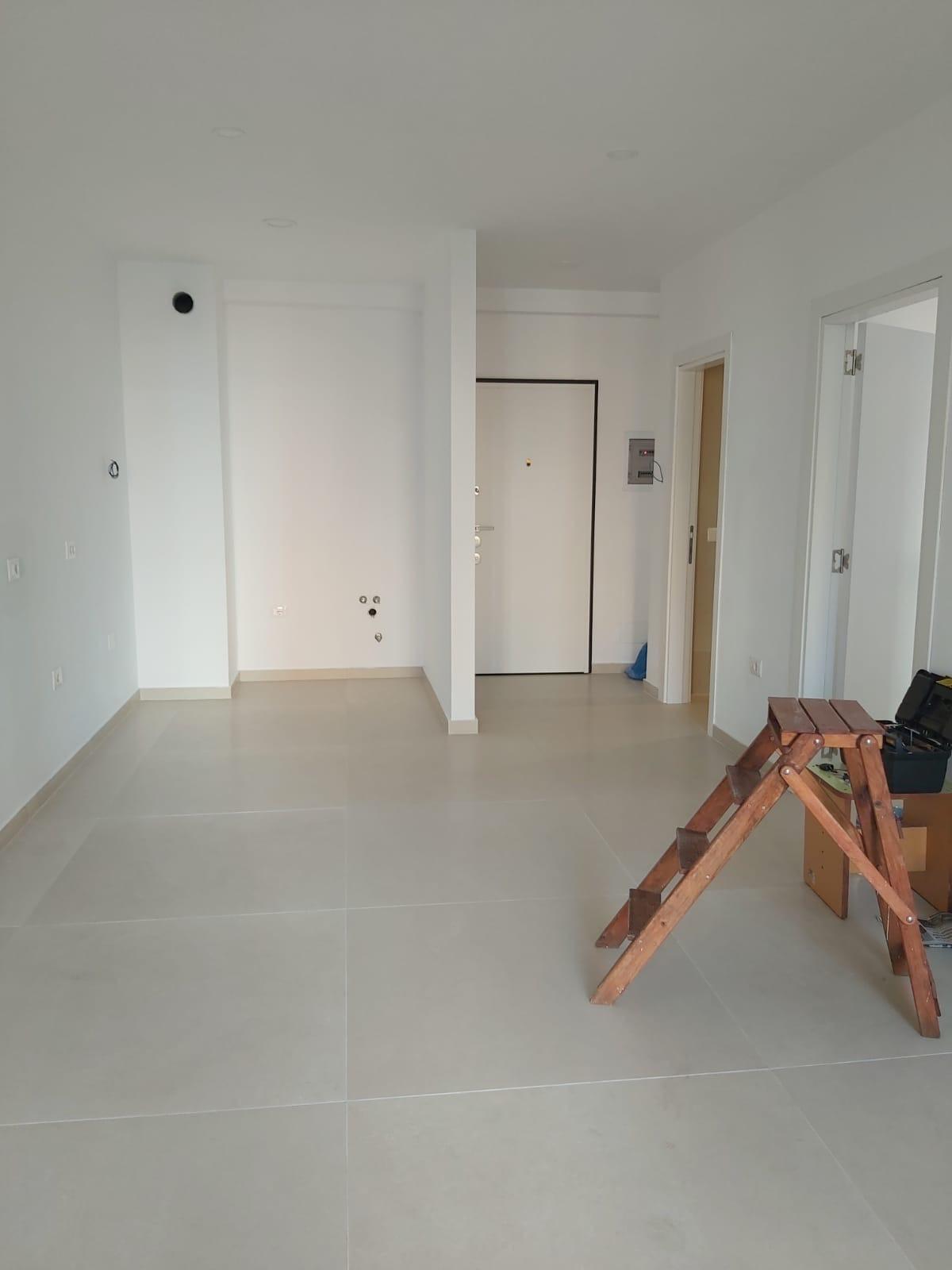 Hapësirë Biznesi me Qira në Kompleksin Zirkon, Tiranë