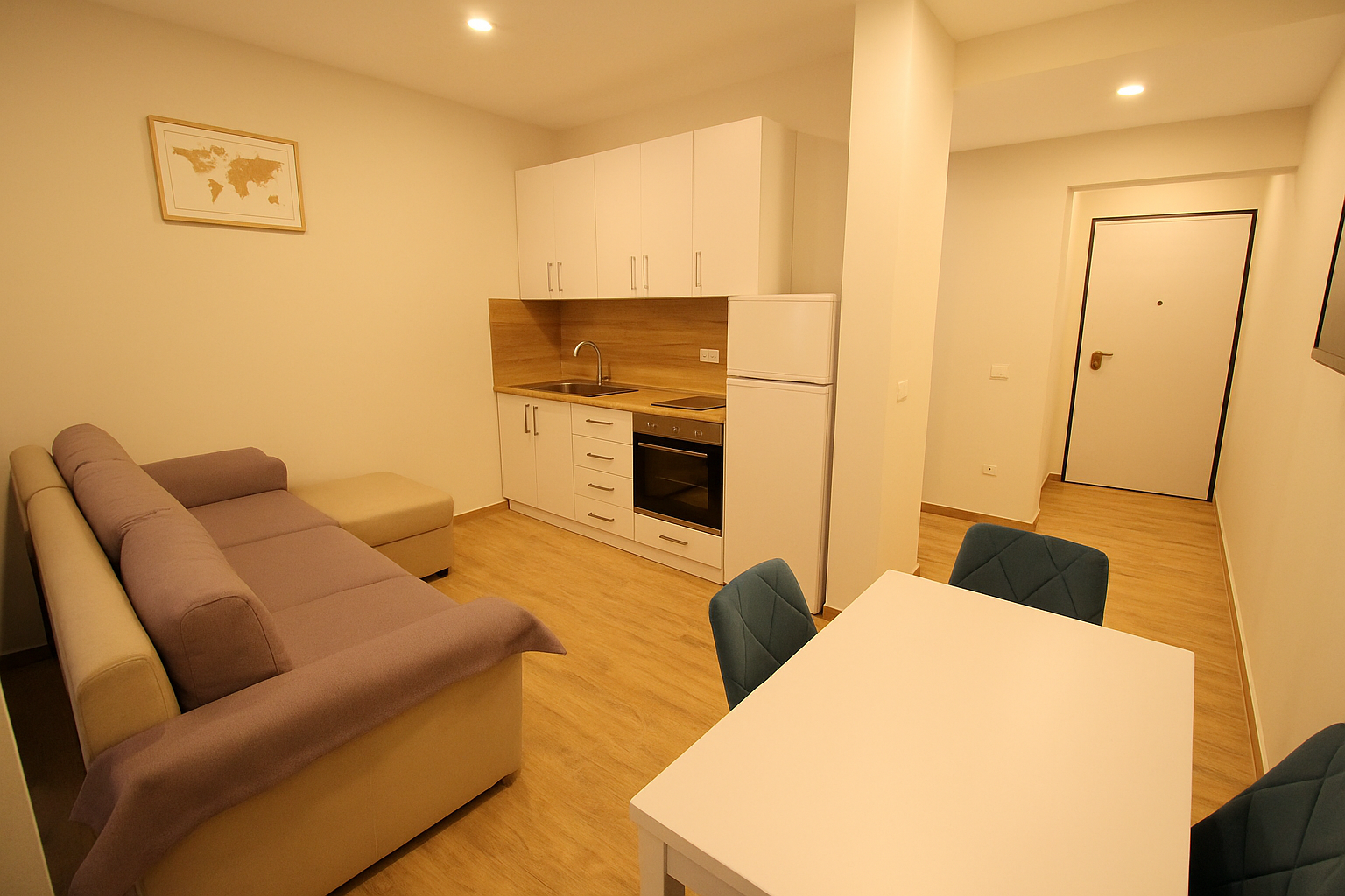 Furnished 1 Bedroom Studio-Apartment for Sale in Saranda – 45m², 5th Floor with Partially Sea View & Elevator, Ideal for Airbnb