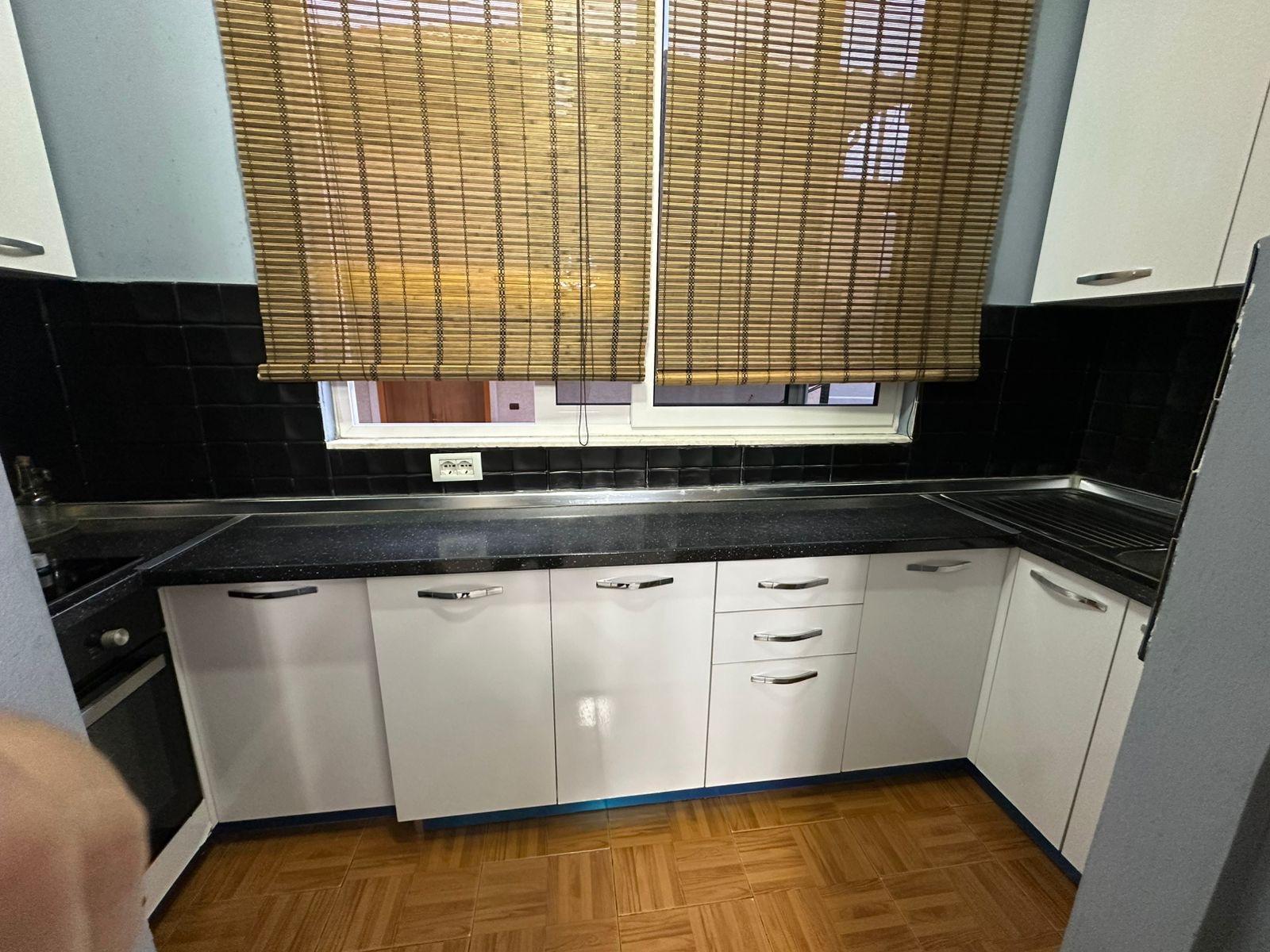 Apartament 2+1 me Qira pranë Kryqëzimit të Oxhakut, Tiranë