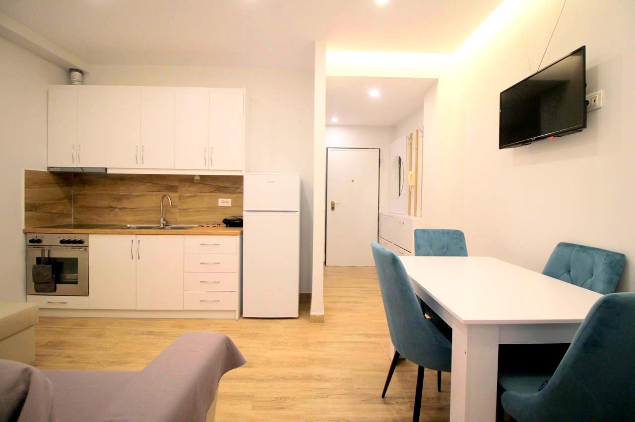 Furnished 1 Bedroom Studio-Apartment for Sale in Saranda – 45m², 5th Floor with Partially Sea View & Elevator, Ideal for Airbnb