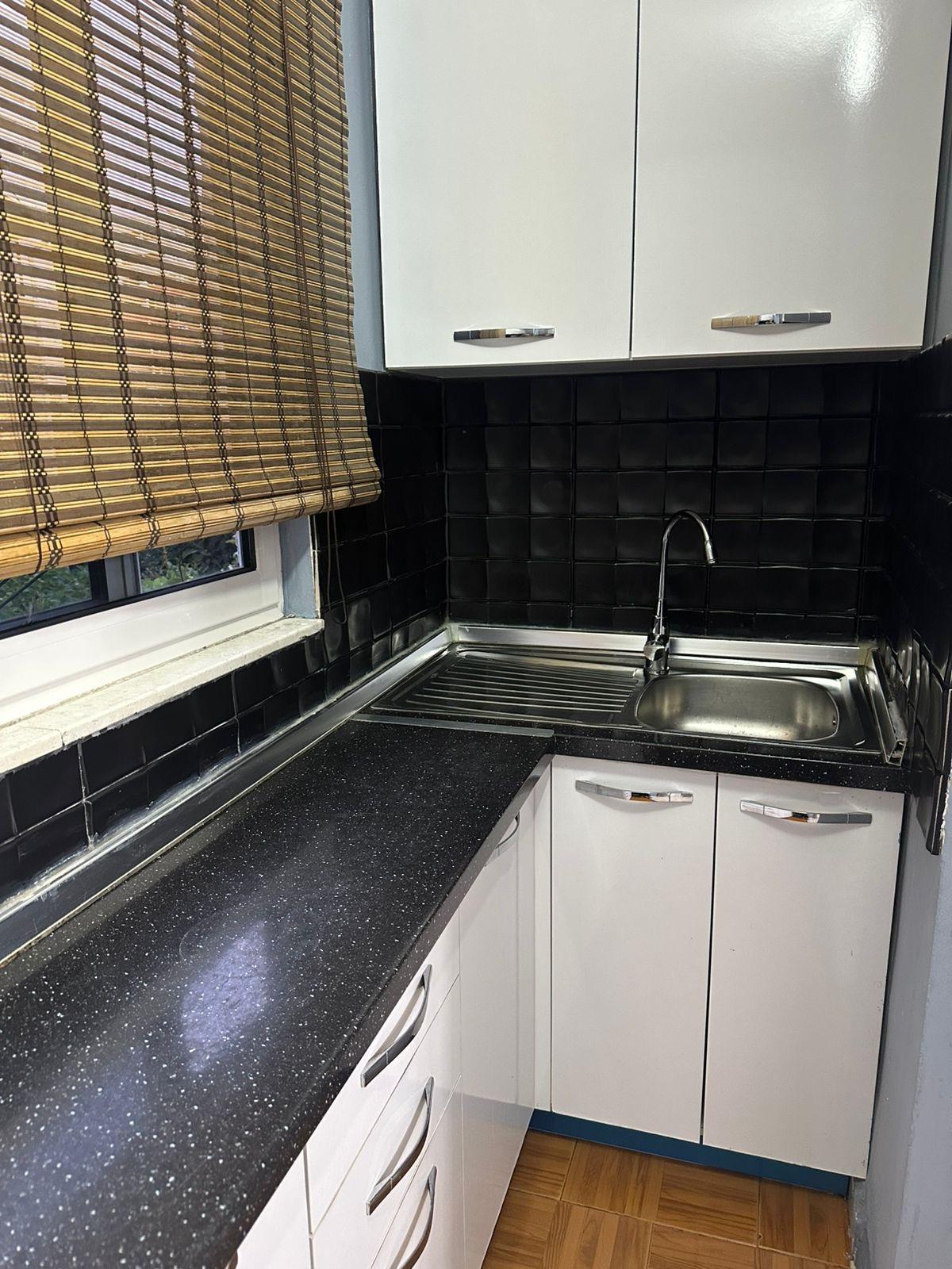 Apartament 2+1 me Qira pranë Kryqëzimit të Oxhakut, Tiranë