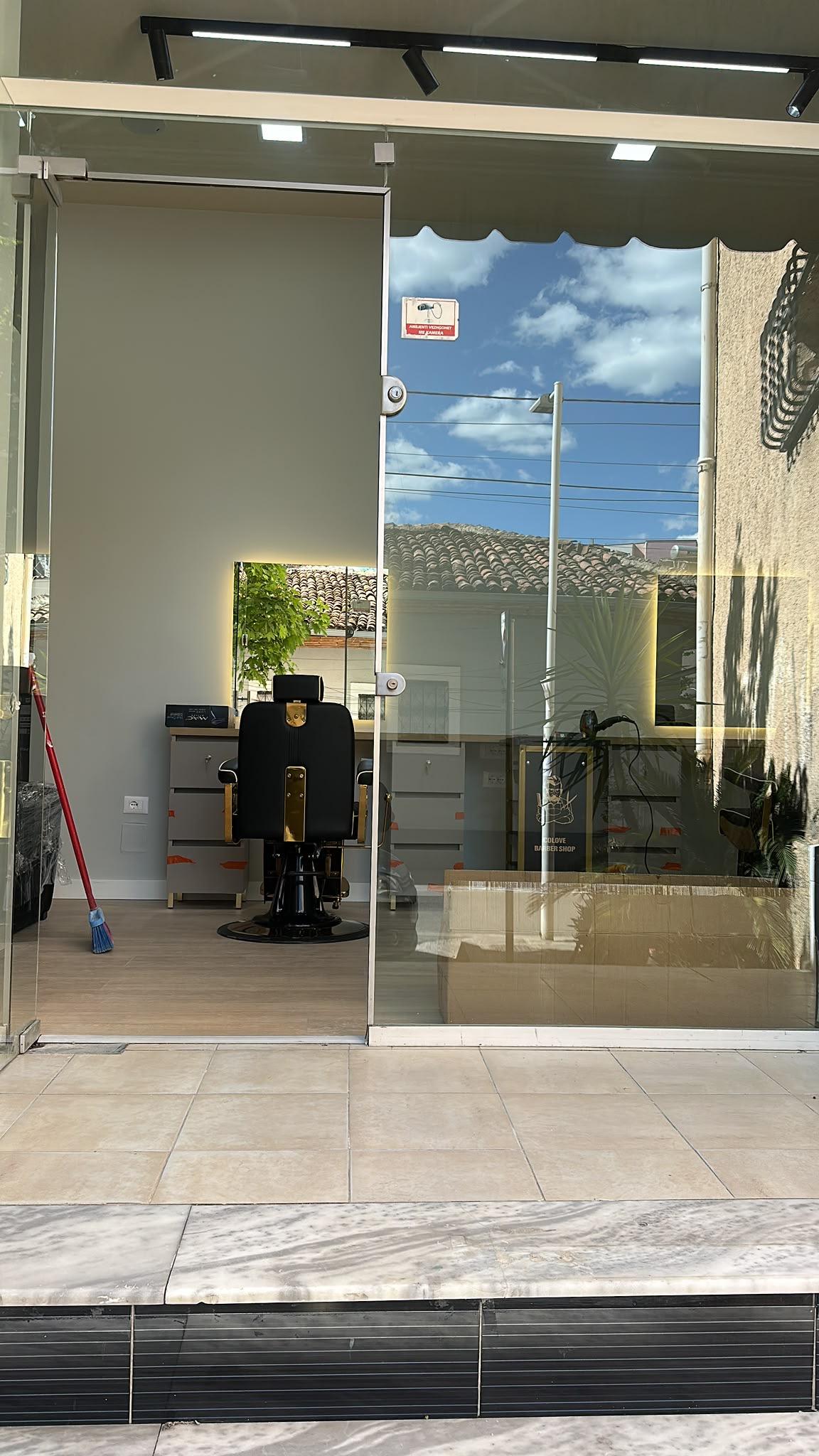 Shop for Sale on Barrikada Street, Tirana