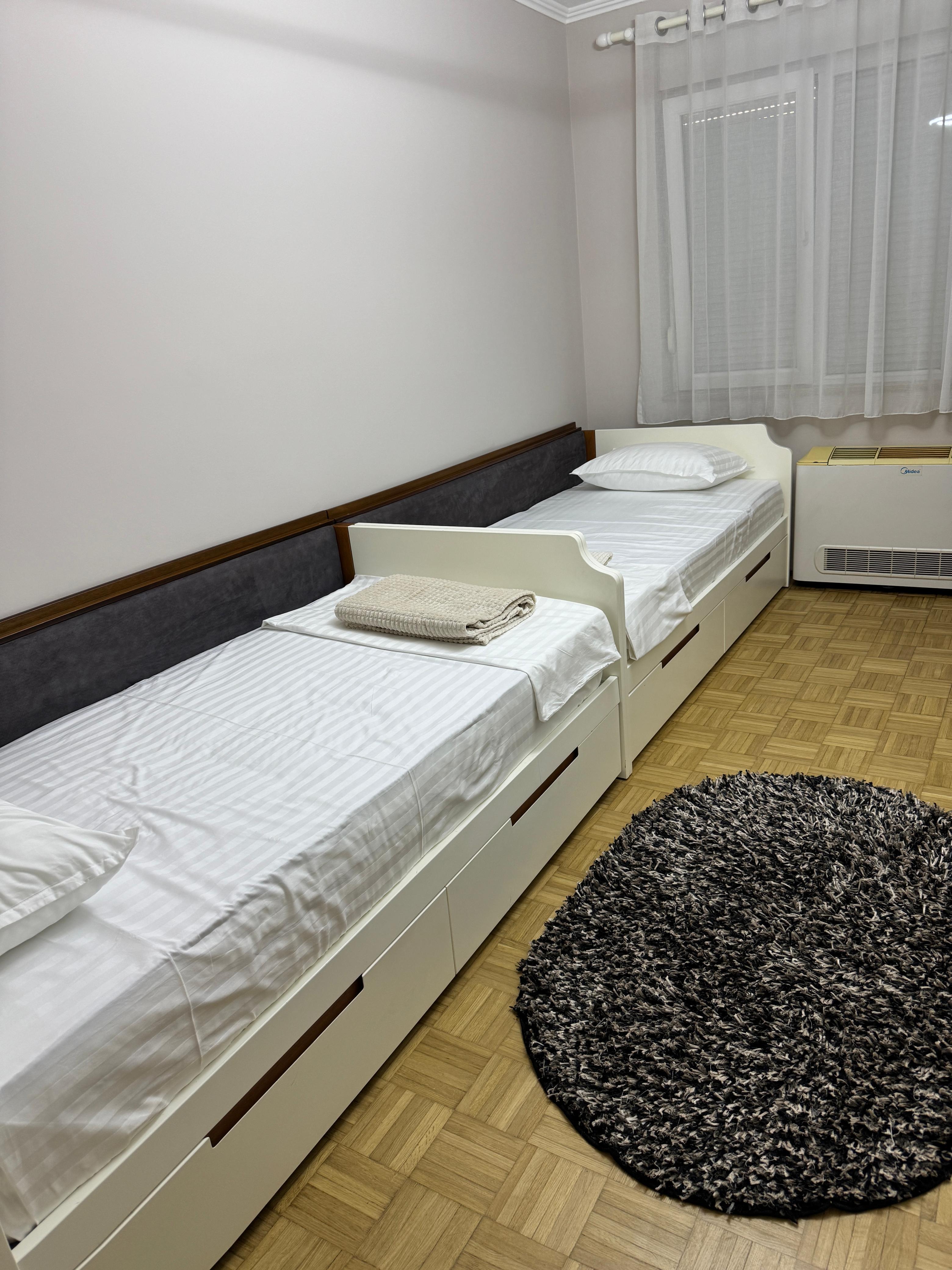 Apartament 2+1 me qira pranë Sheshit Wilson, Tiranë