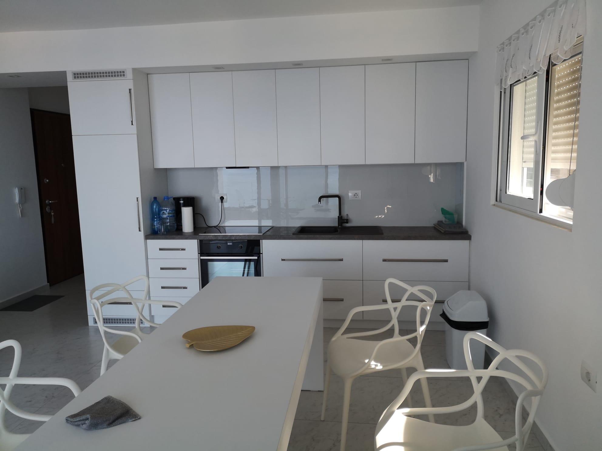 Sea View Apartment for Sale in Saranda – 2 Bedrooms, Furnished, Parking, New Building