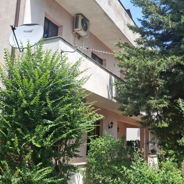 Casa a Due Piani in Vendita vicino a Kthesa e Kamzës, Tirana
