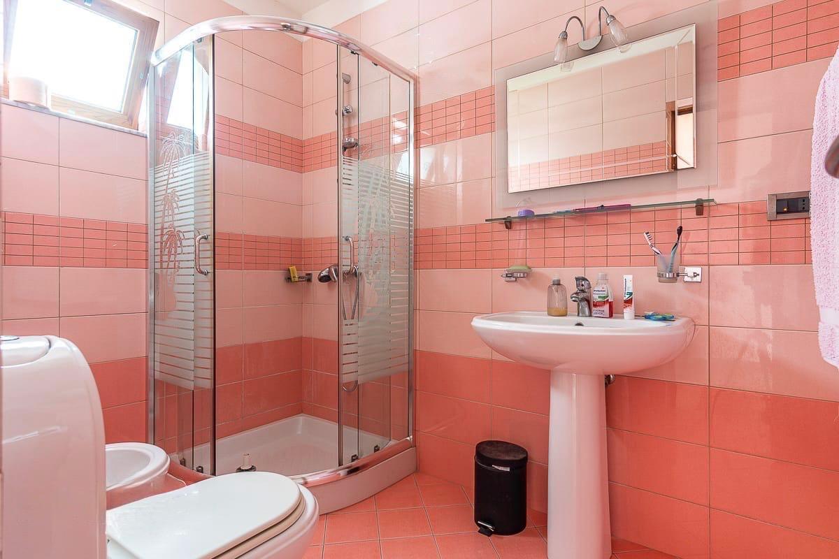3-Story Villa for Sale or Rent in Shkoza, Tirana