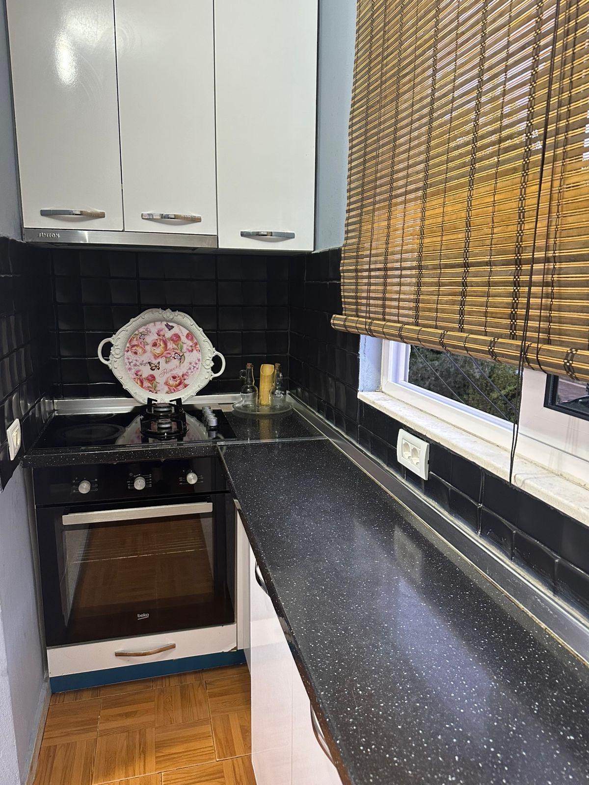 Apartament 2+1 me Qira pranë Kryqëzimit të Oxhakut, Tiranë