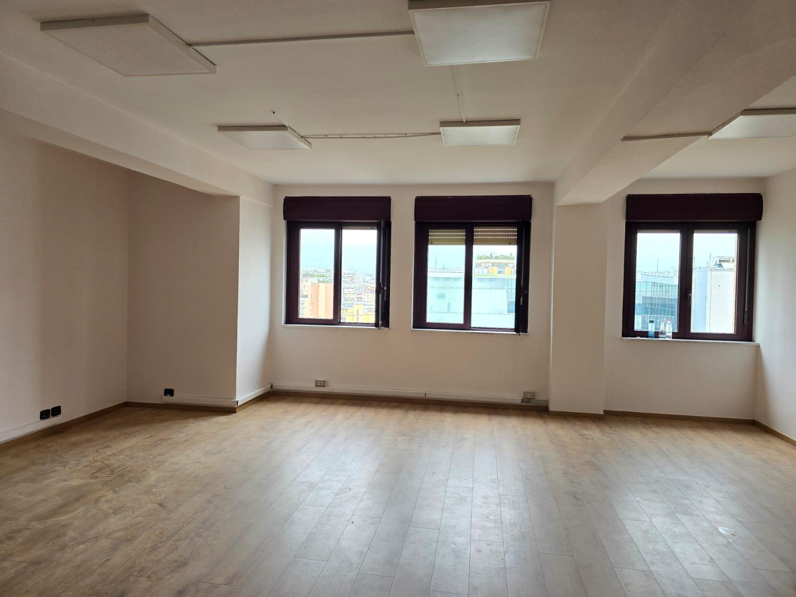 2-bedroom commercial for sale in Tiranë, Albania – photo 2