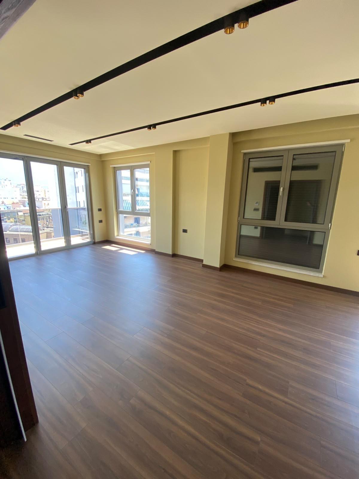 commercial for sale in Tiranë, Albania – photo 3