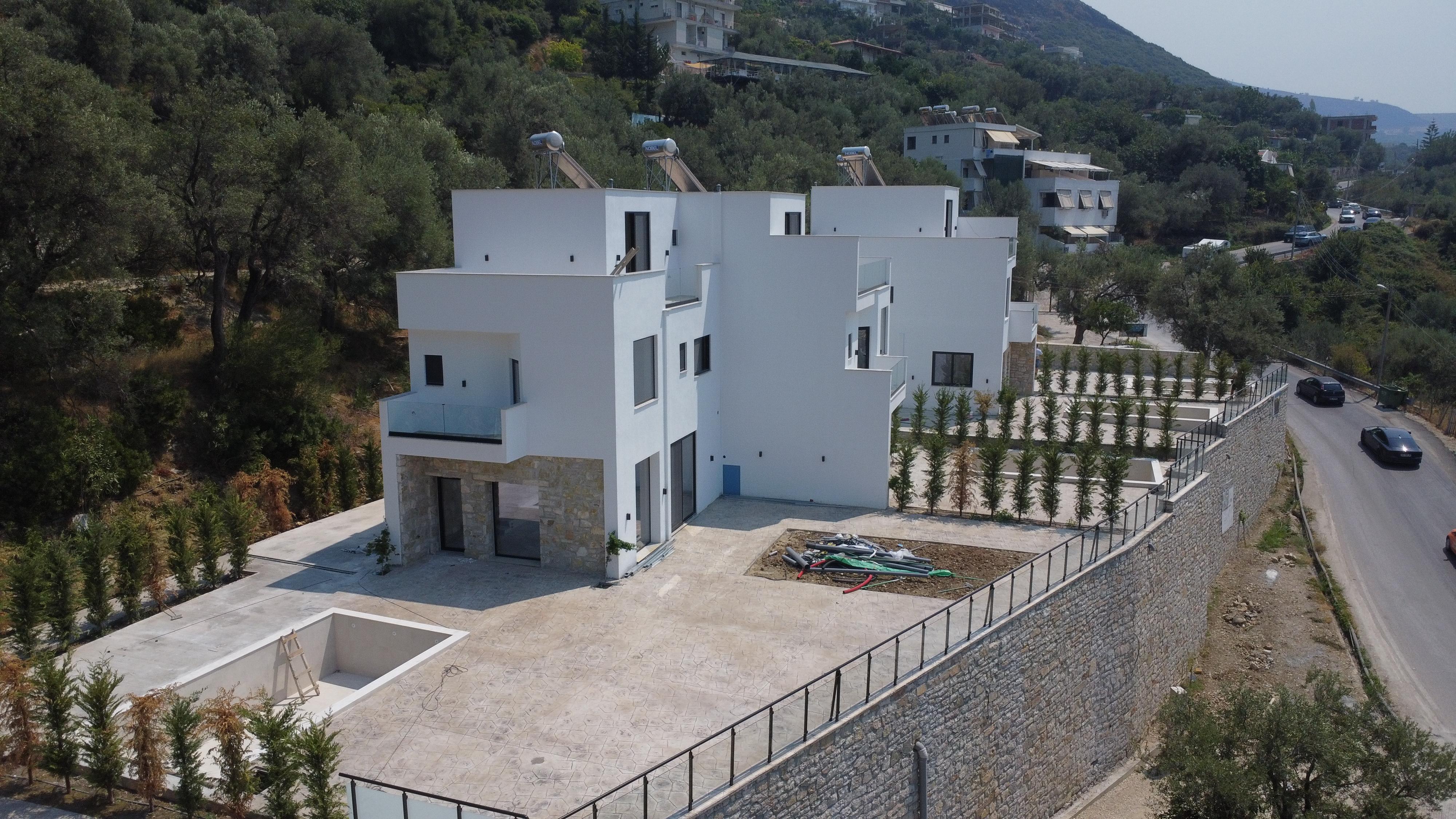 White Residence Villas Borsh