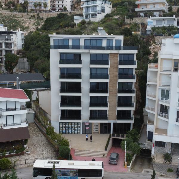 Perfect Commercial Shop for Sale in Saranda – 234m², Terrace, 5 PARKING SPOTS, 100m from Beach, Main Road Location