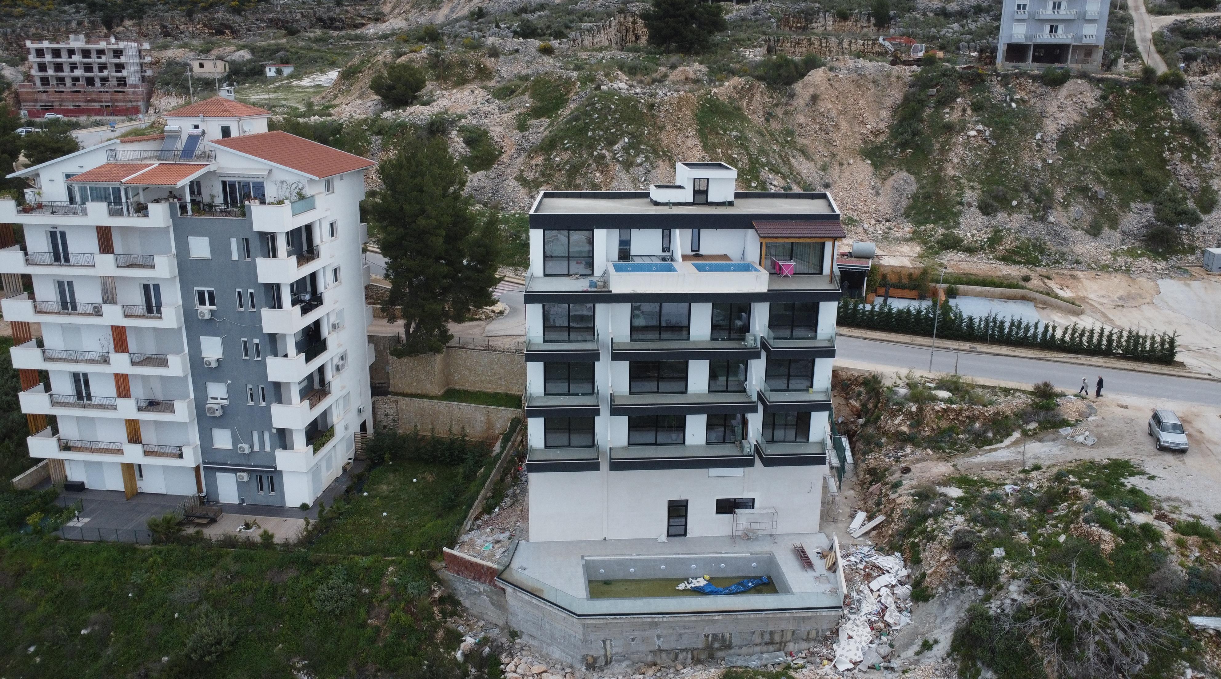 Luxury 2+2 Apartment with Sea View for Sale in Saranda – Pool, Beach Proximity, 104m²