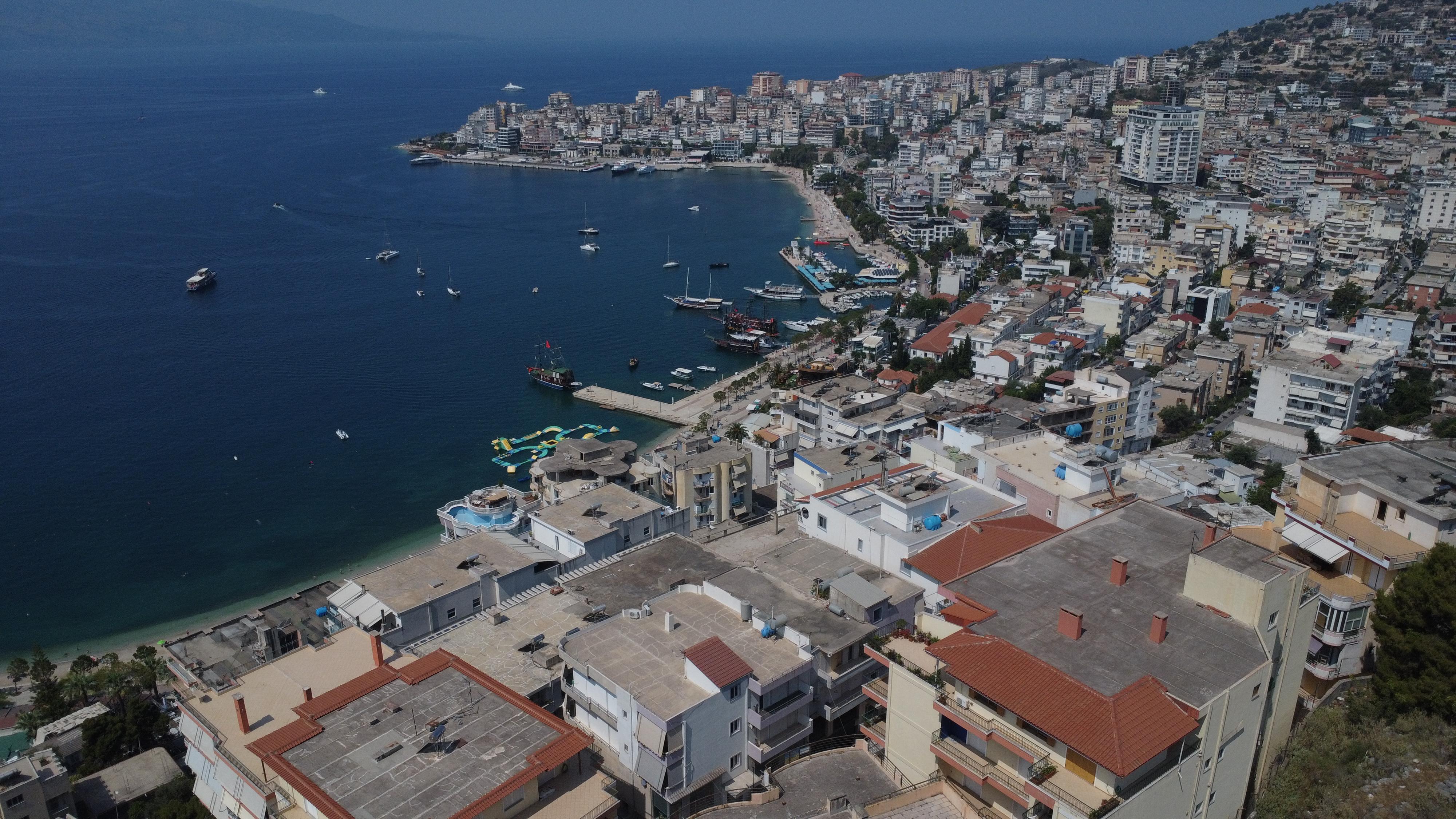 Spacious 3-Bedroom Apartment with Full Sea View – Gjergj Arianiti Street, Saranda