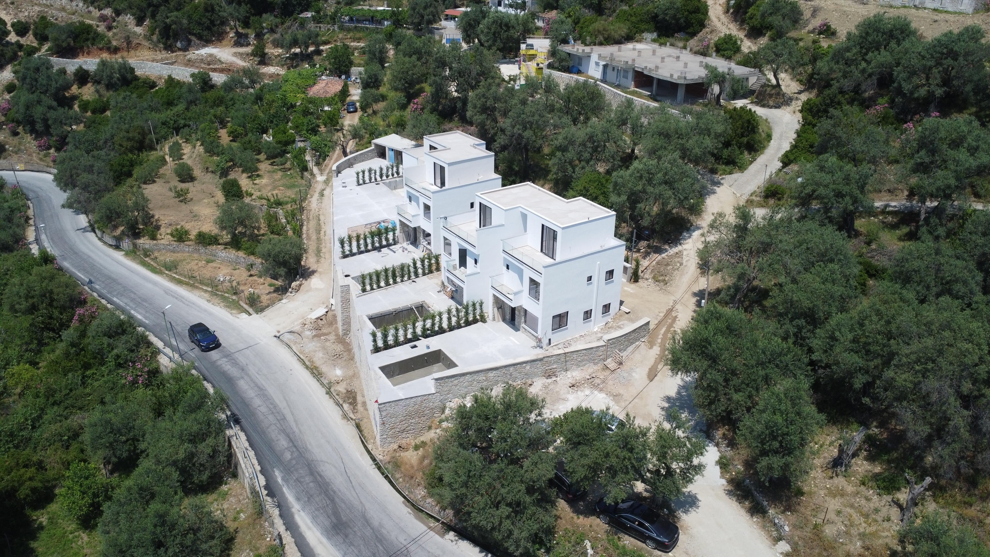White Residence Villas Borsh