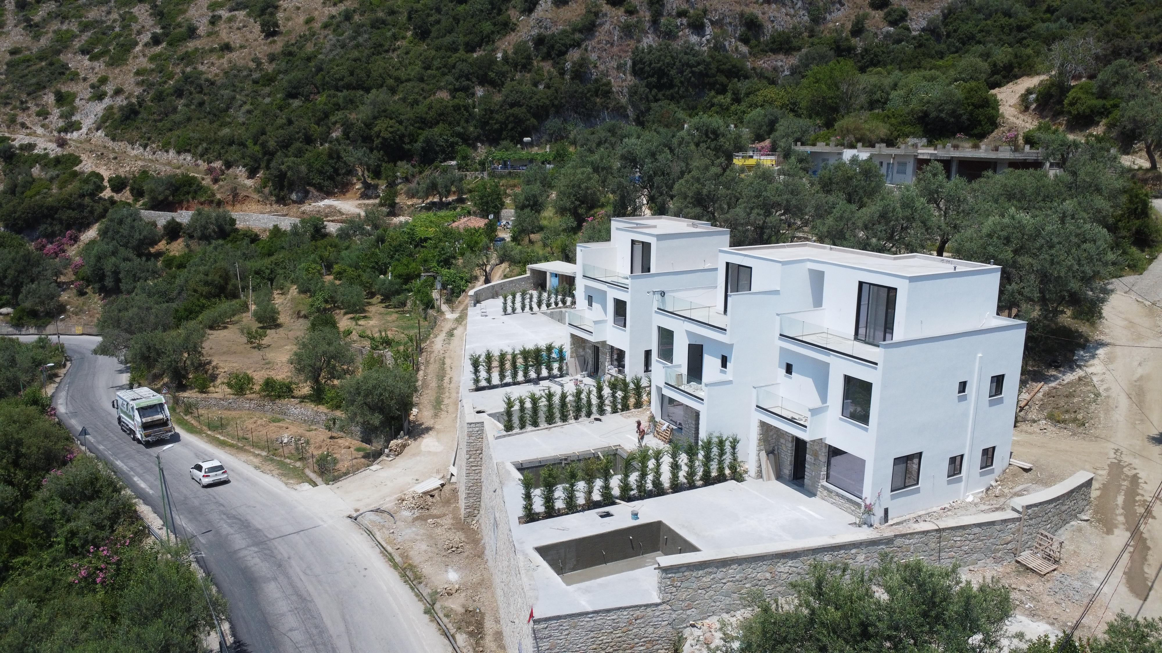 White Residence Villas Borsh