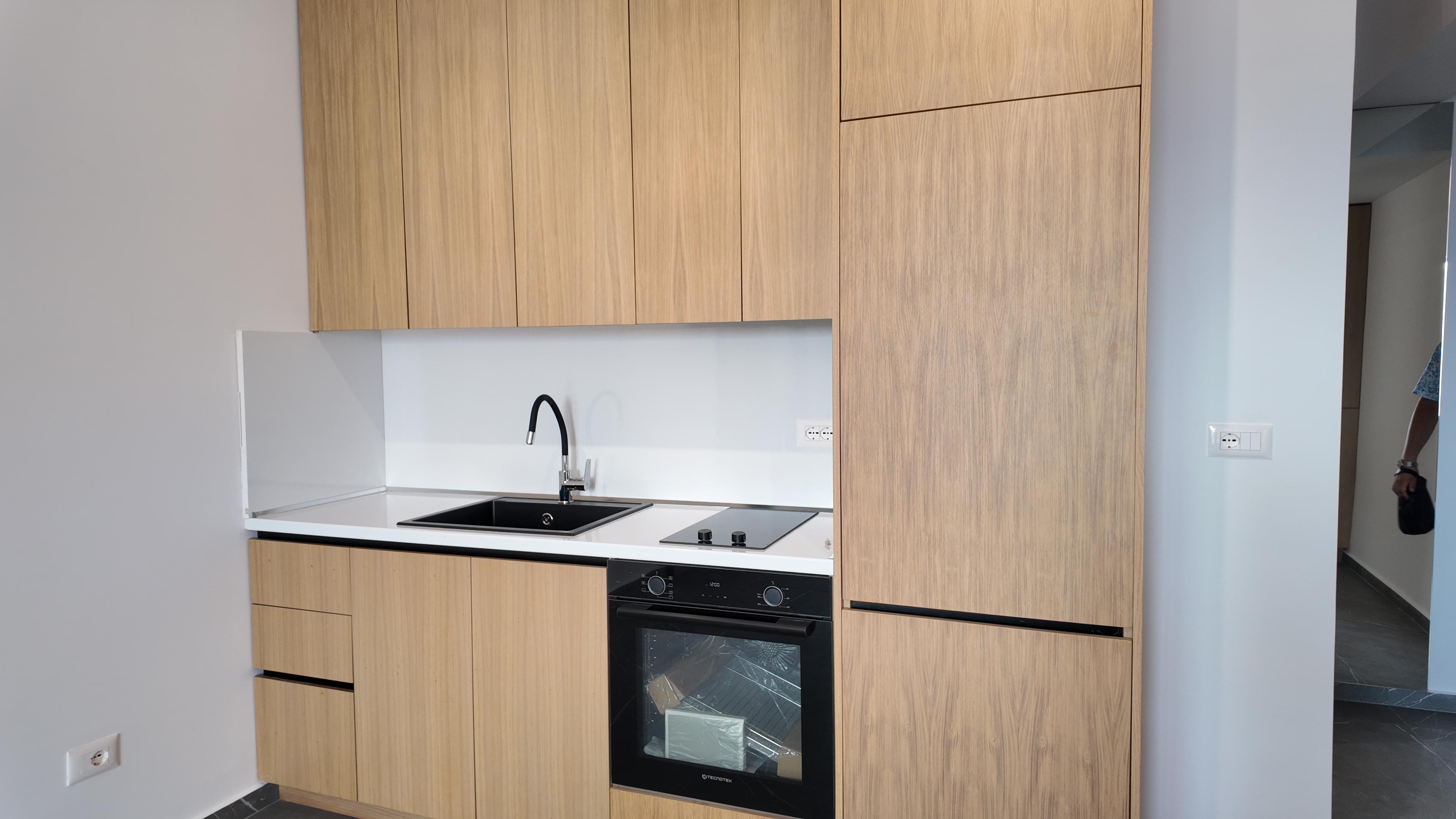 🌊 Przestronne mieszkanie 1+1 z widokiem na morze w Ksamil – 71m² | Drugie piętro