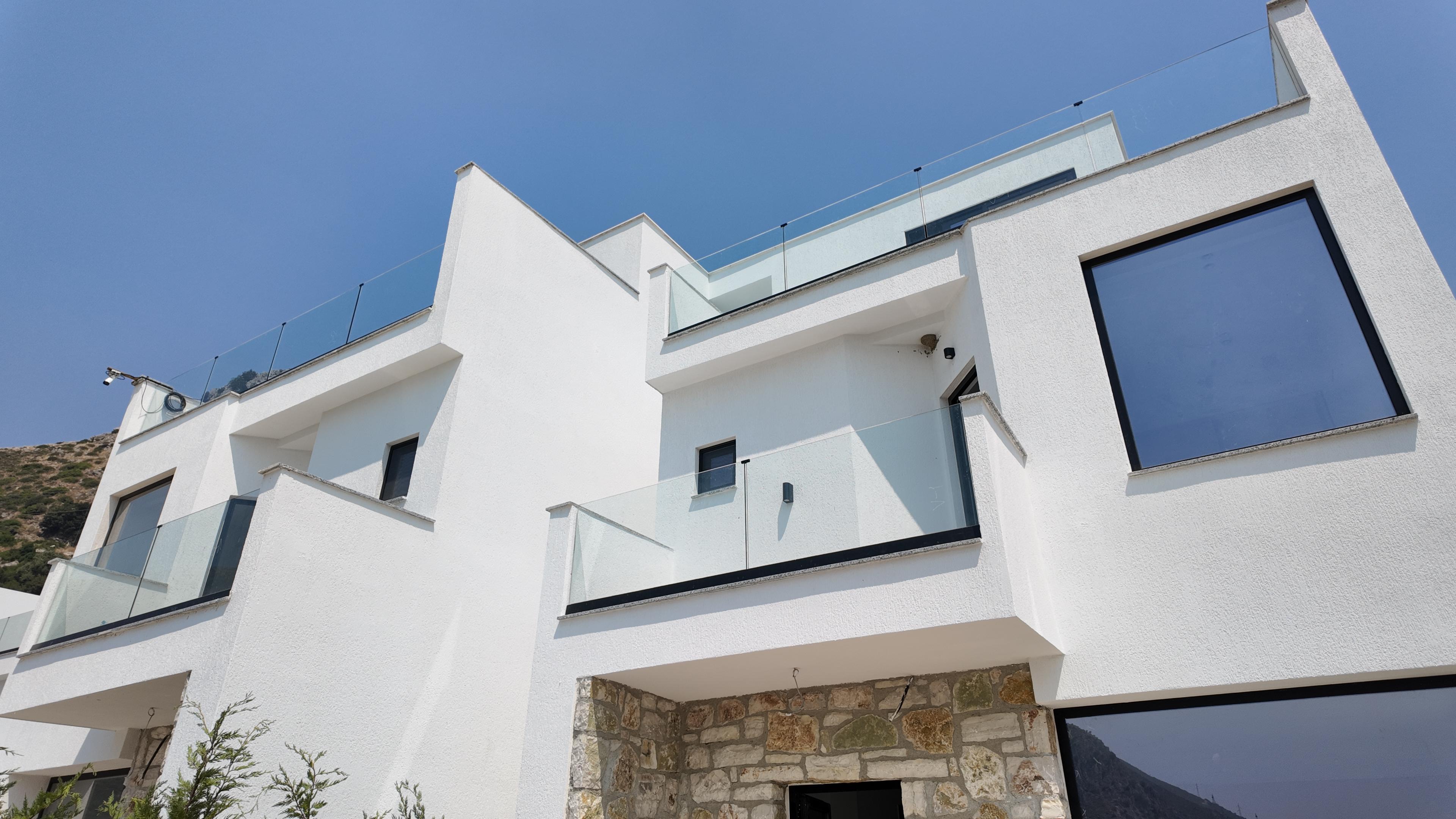 Vila Luksoze per Shitje ne Borsh, Sarande