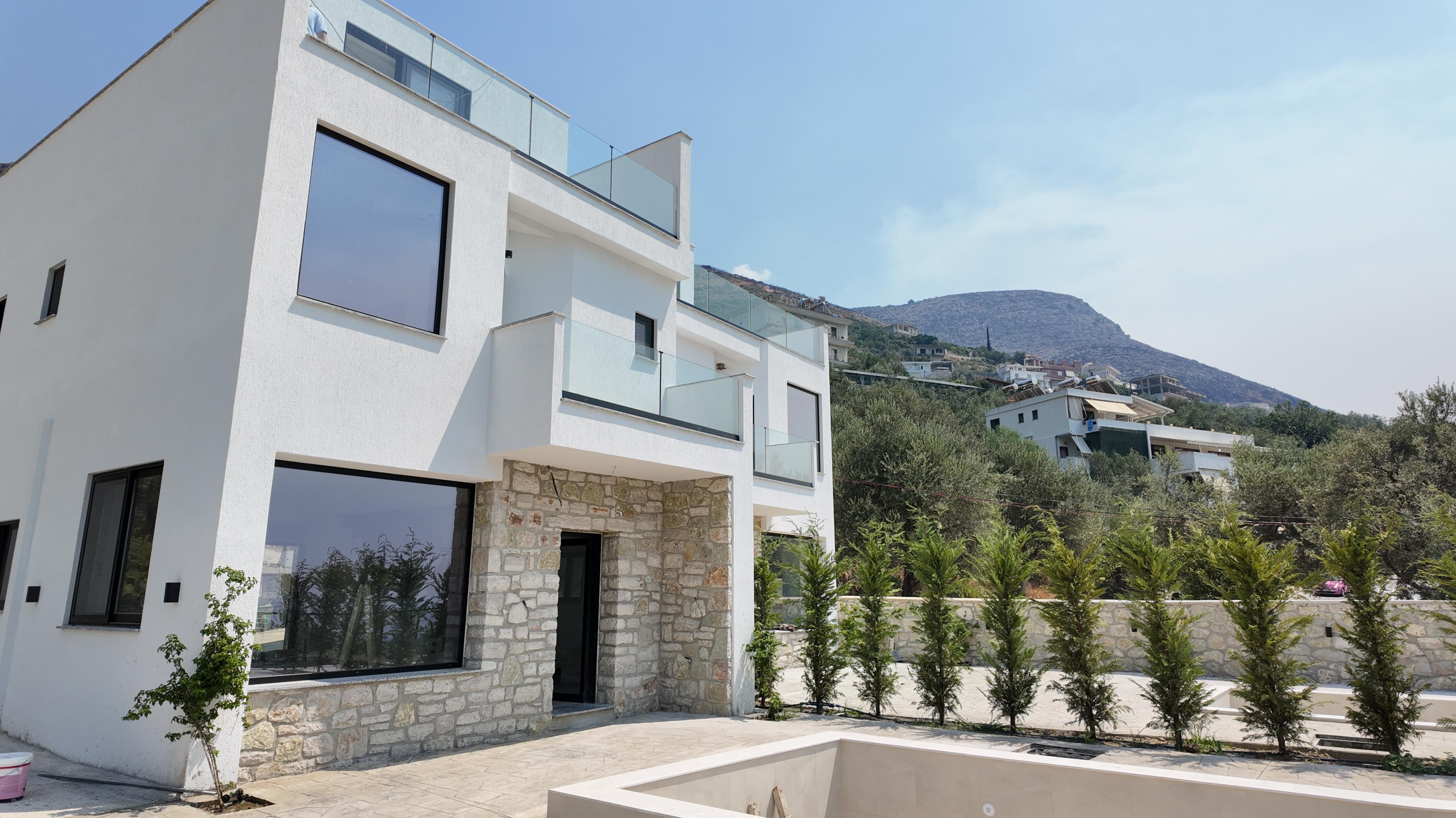 White Residence Villas Borsh