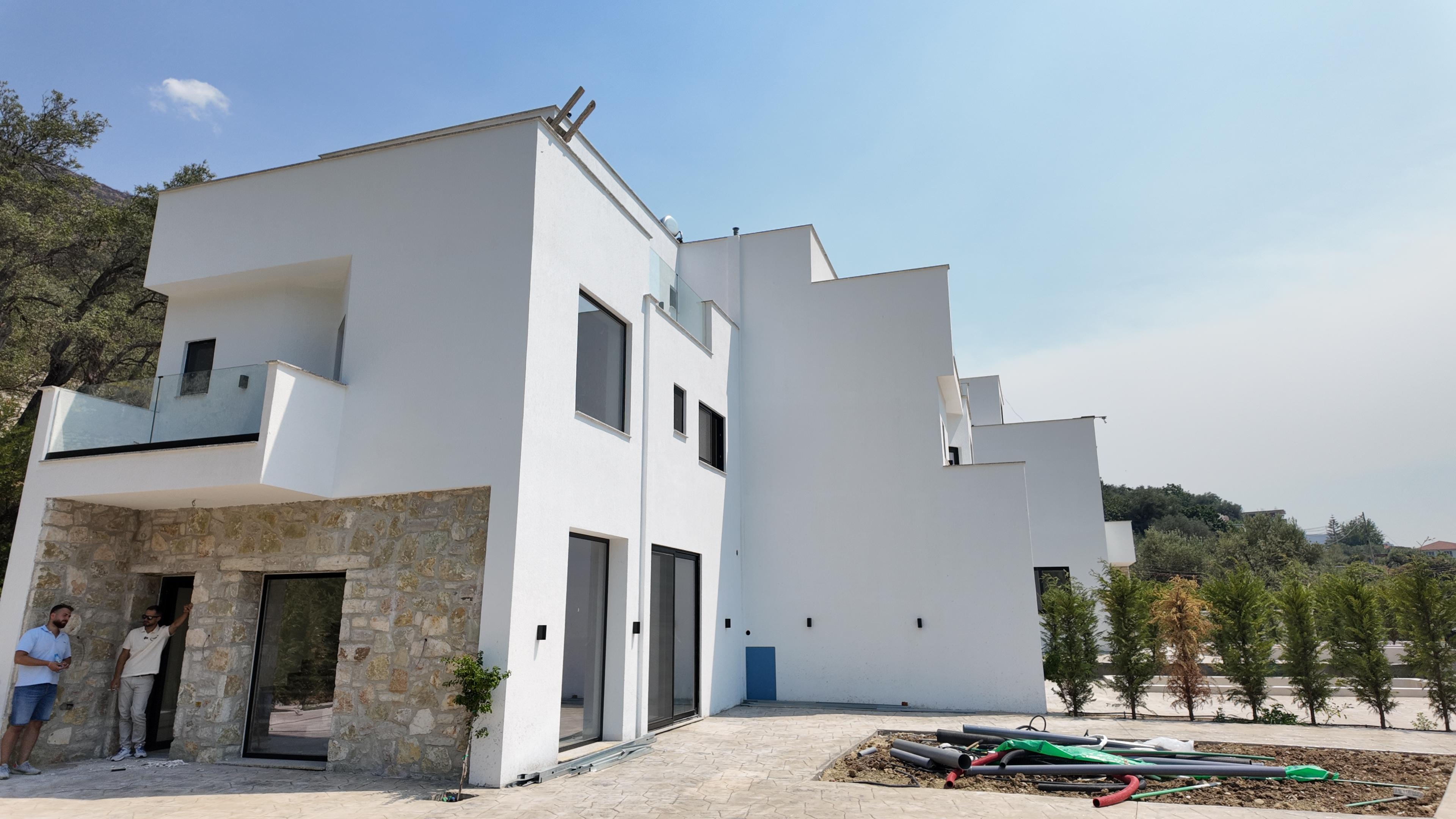 White Residence Villas Borsh