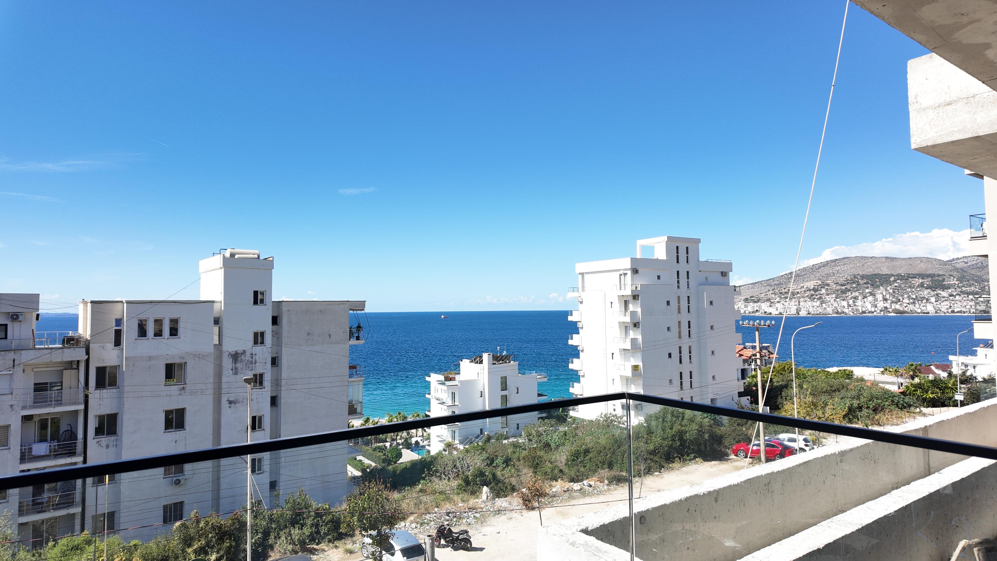 Appartement avec Vue sur Mer de 2 Chambres à Vendre à Saranda – 109m², Immeuble Neuf, à 100m de la Plage, 5ᵉ Étage