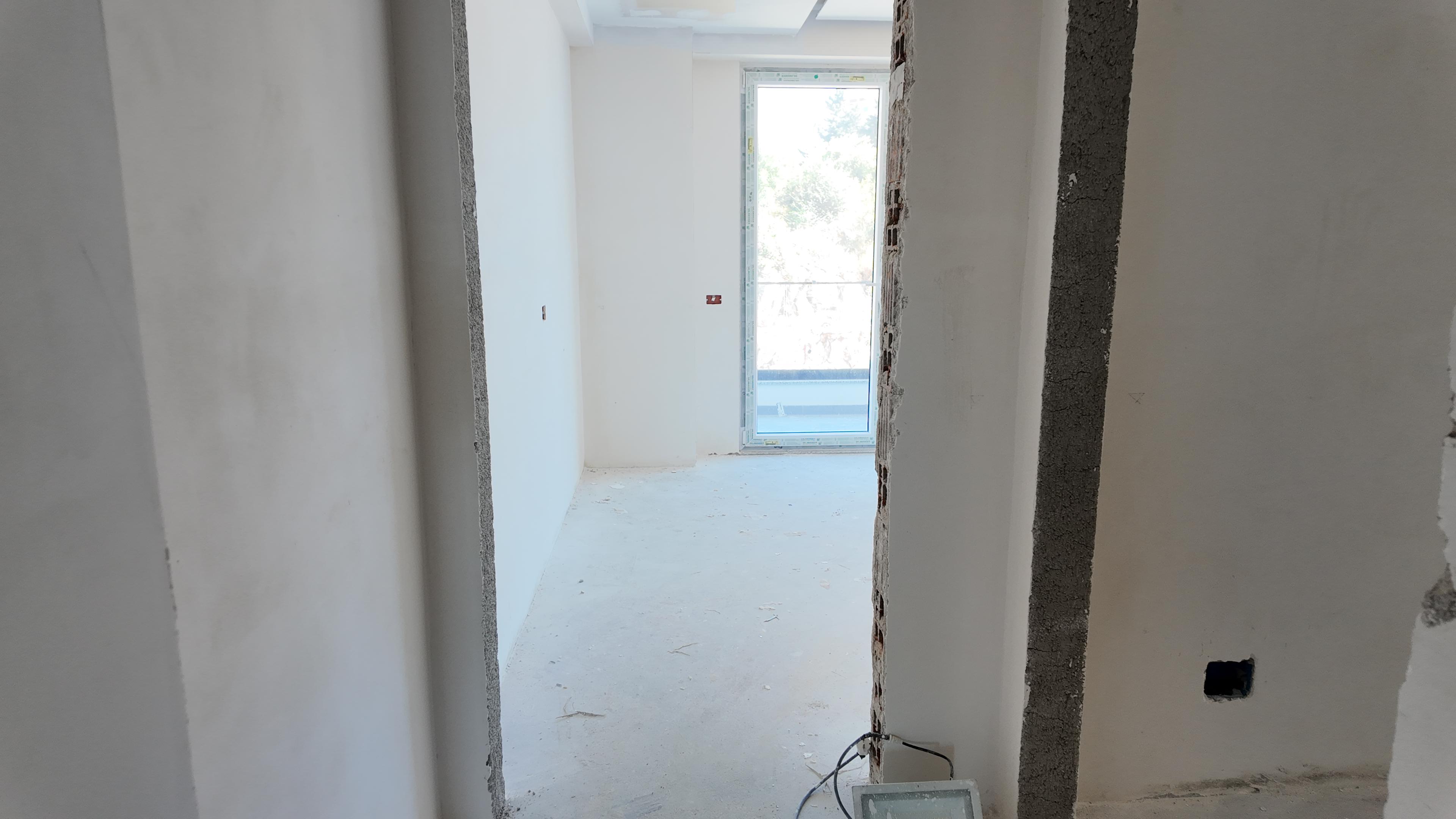 Appartement avec Vue sur Mer de 2 Chambres à Vendre à Saranda – 109m², Immeuble Neuf, à 100m de la Plage, 5ᵉ Étage