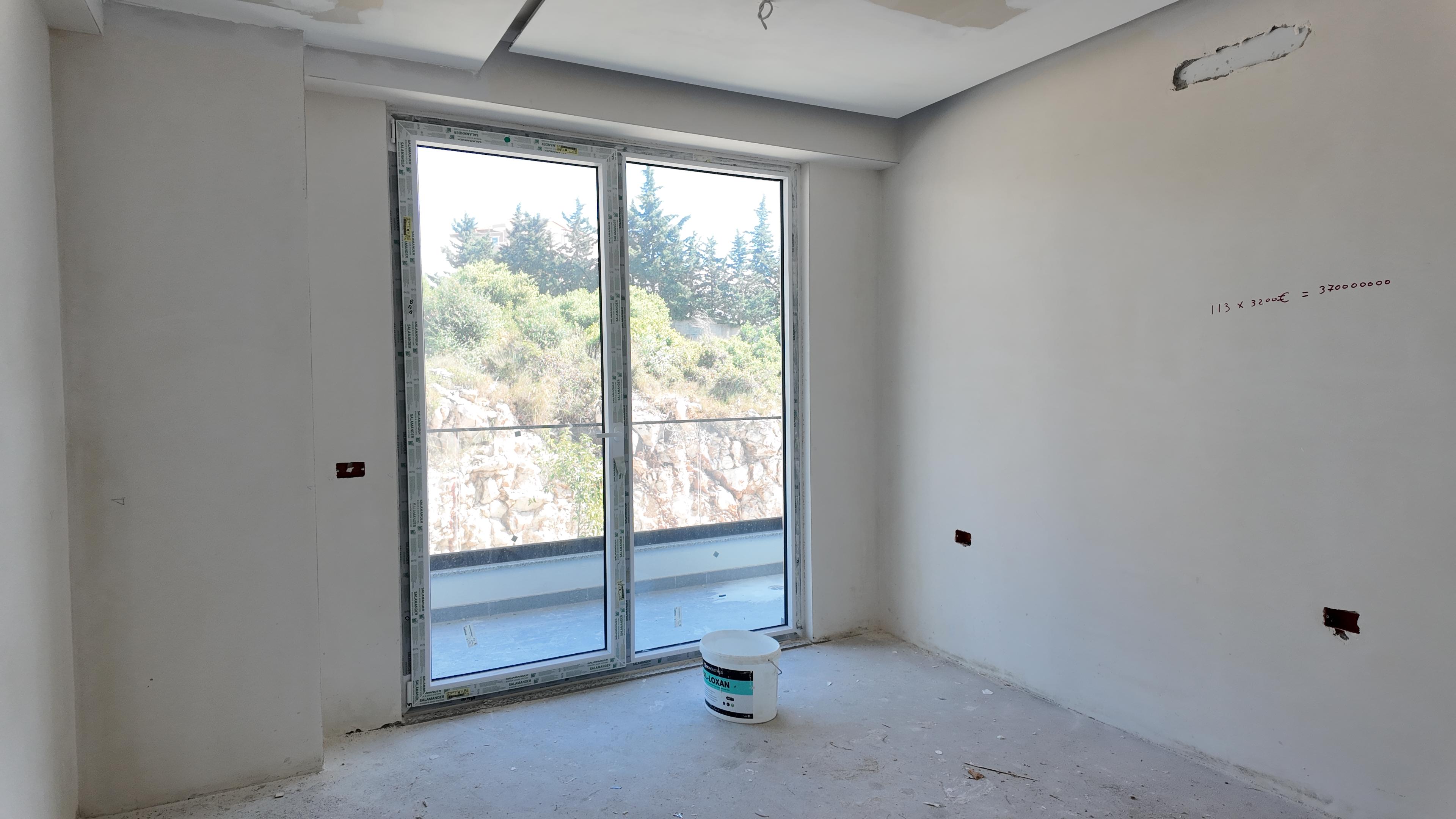 Appartement avec Vue sur Mer de 2 Chambres à Vendre à Saranda – 109m², Immeuble Neuf, à 100m de la Plage, 5ᵉ Étage