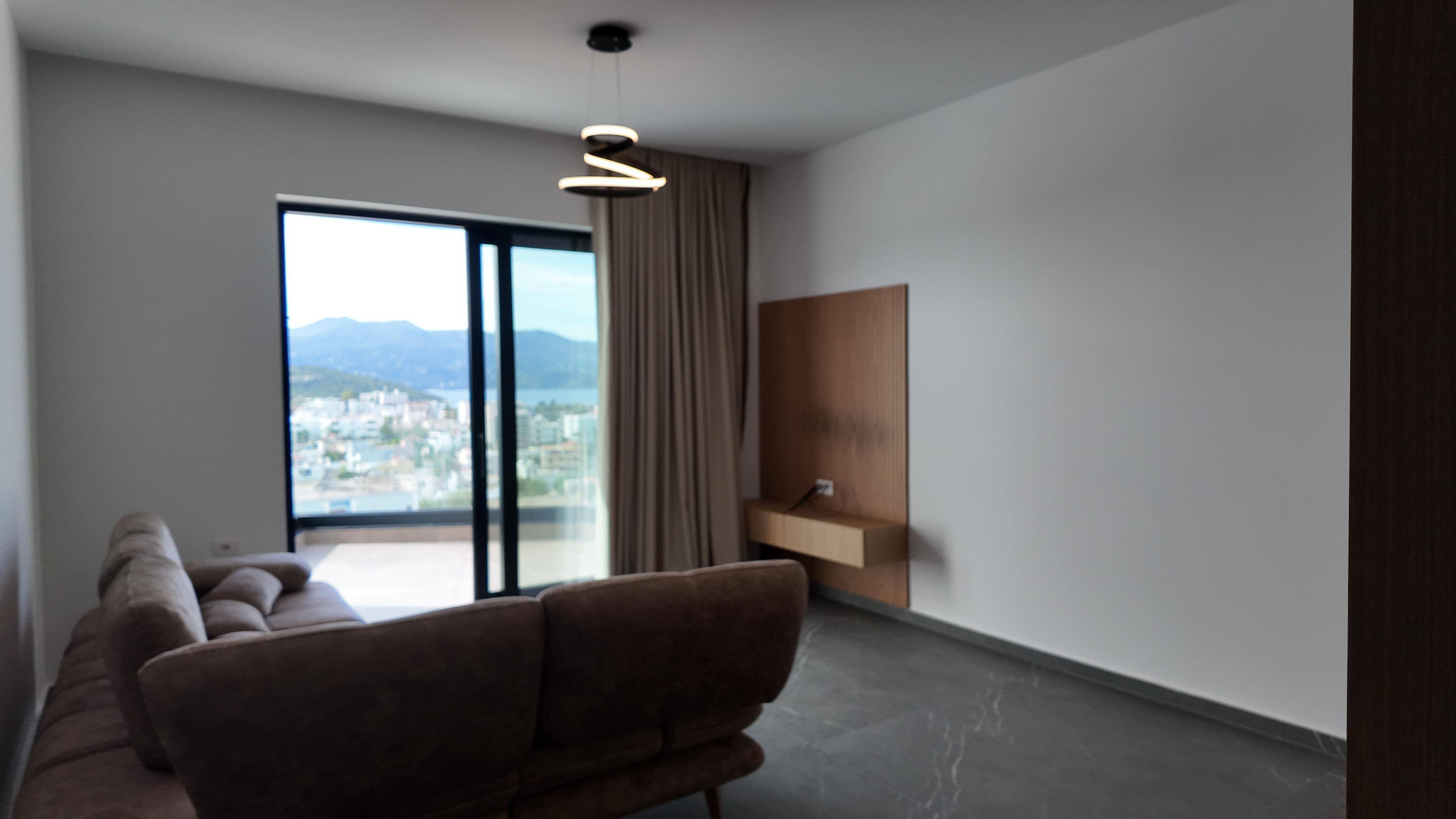 Magnifique appartement 2+1 avec vue sur la mer à Ksamil – 110m² | Balcon et piscine