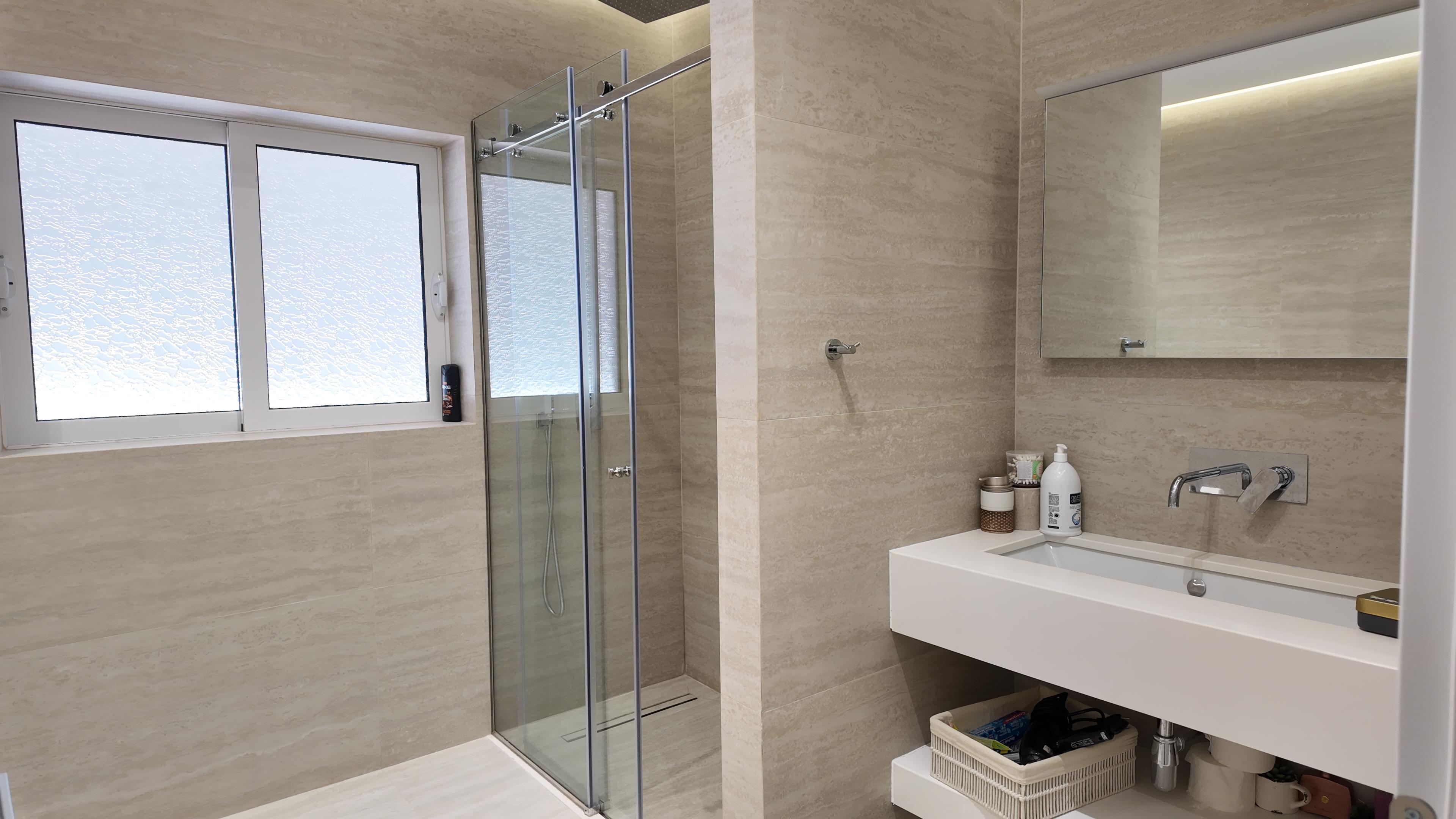 Accommodation Business Property for Sale in Saranda – Apartment Complex with Penthouse, Parking and Commercial Space