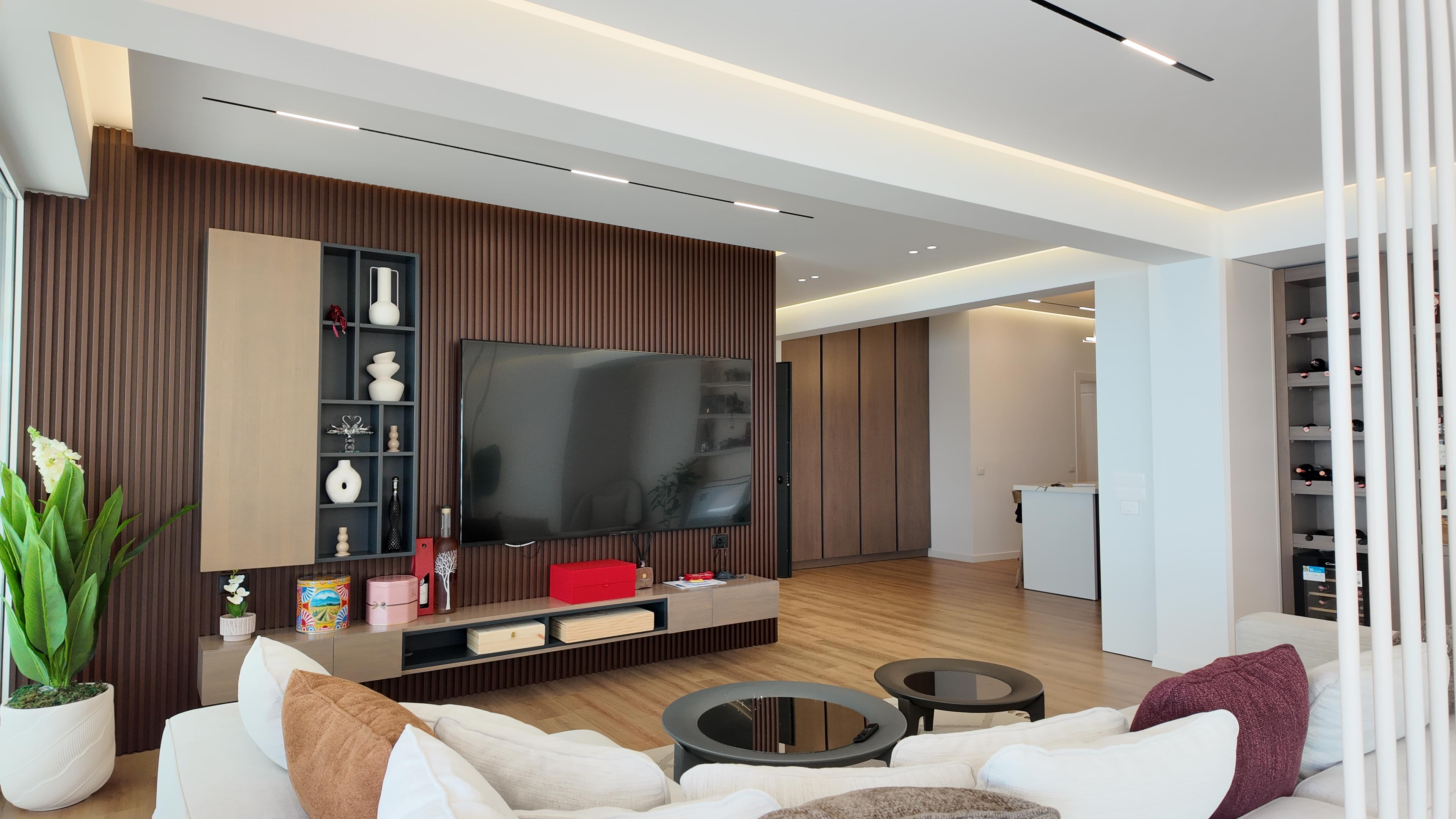 Accommodation Business Property for Sale in Saranda – Apartment Complex with Penthouse, Parking and Commercial Space