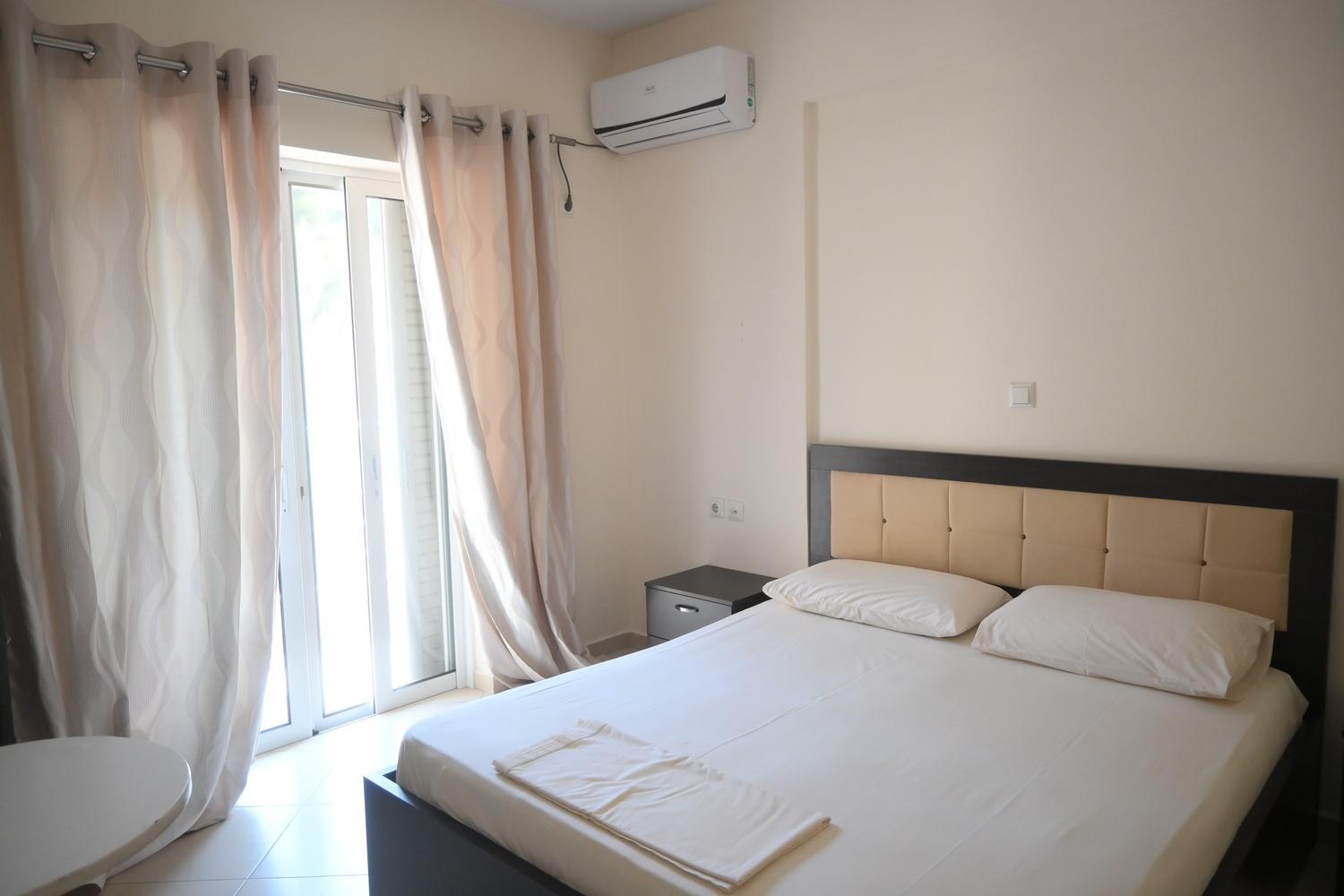 Spacious 3-Bedroom Apartment with Full Sea View – Gjergj Arianiti Street, Saranda