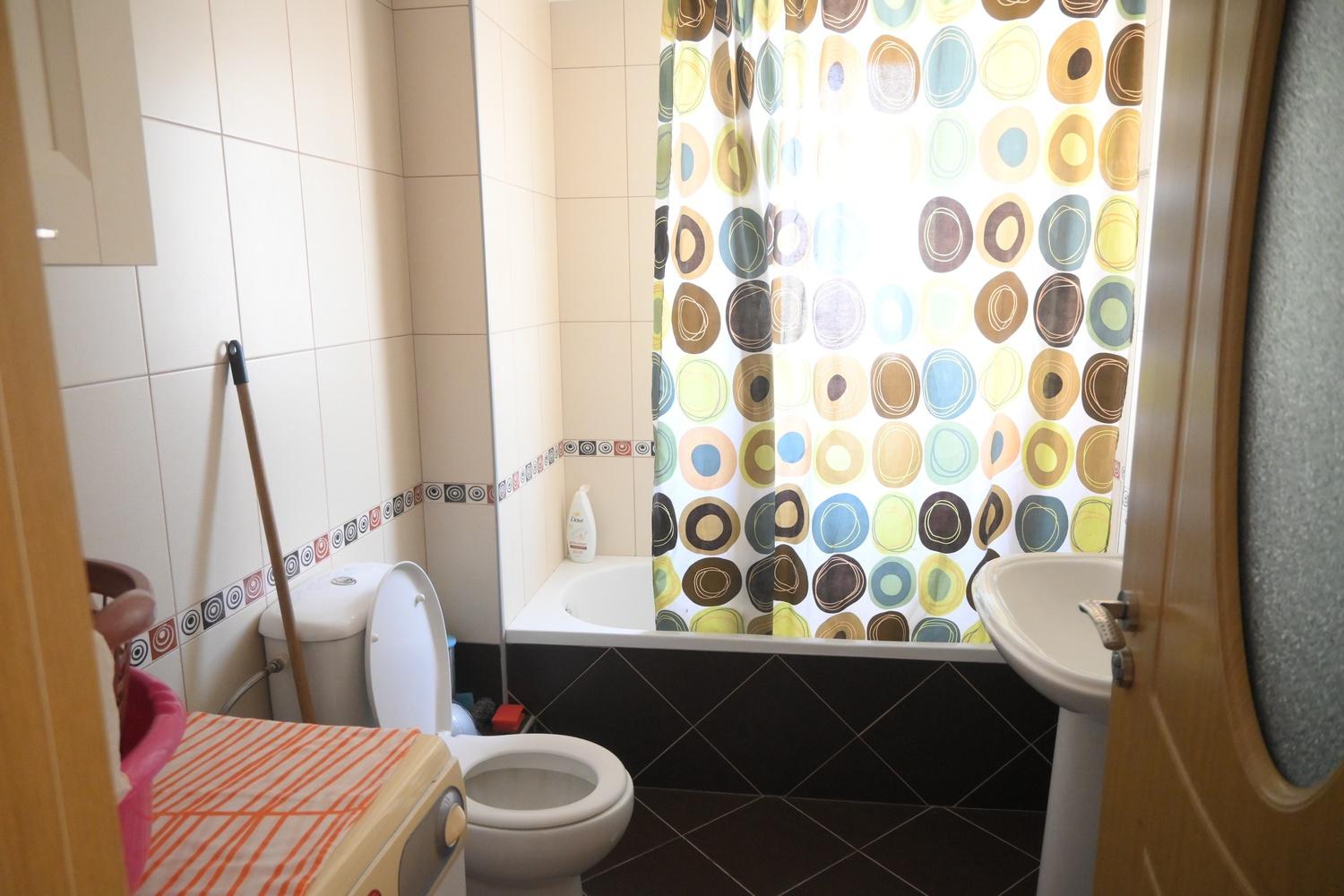 Spacious 3-Bedroom Apartment with Full Sea View – Gjergj Arianiti Street, Saranda