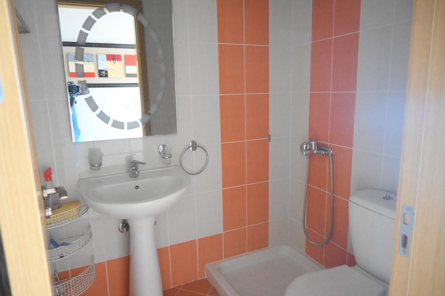 Spacious 3-Bedroom Apartment with Full Sea View – Gjergj Arianiti Street, Saranda