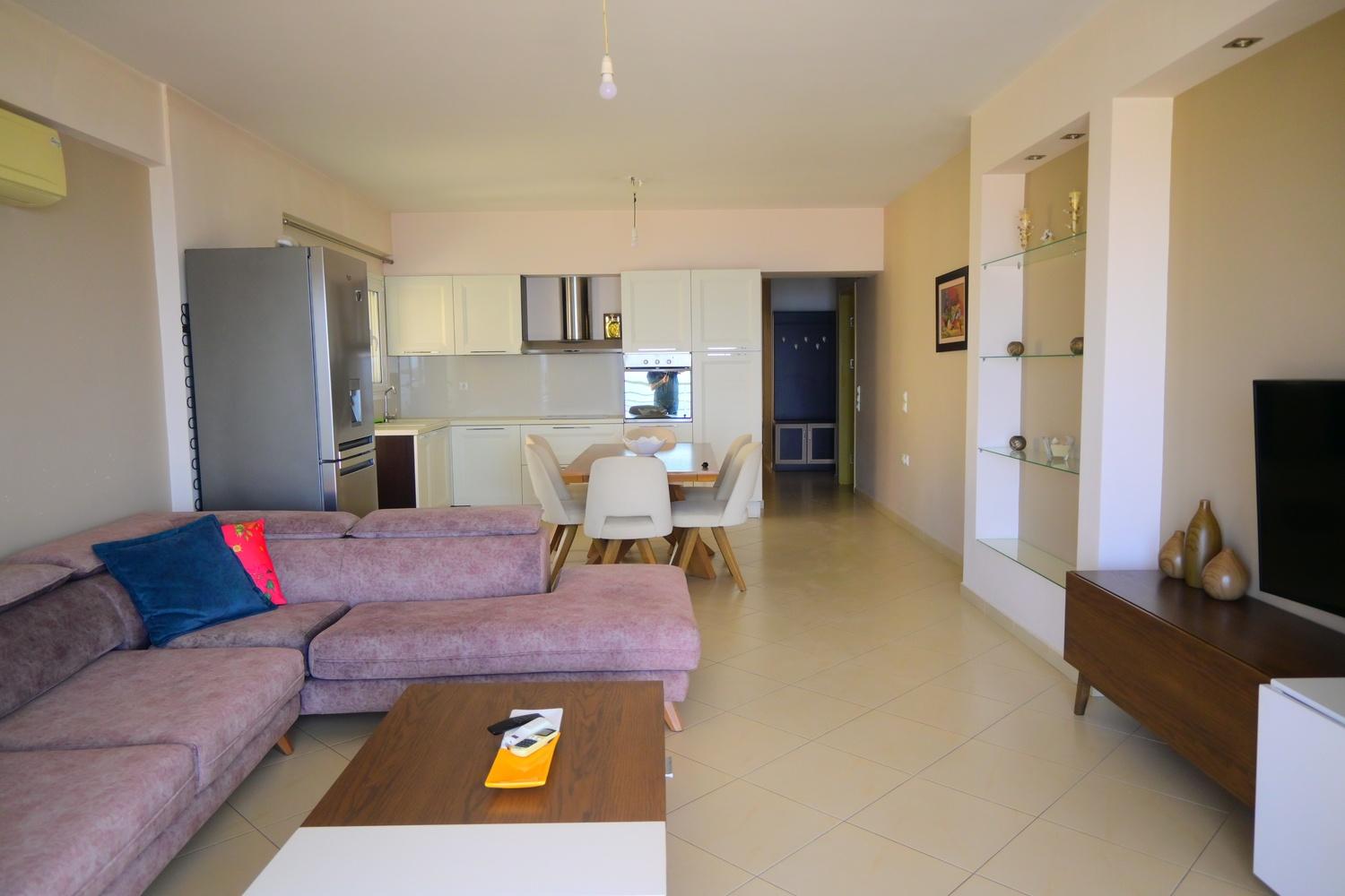 Spacious 3-Bedroom Apartment with Full Sea View – Gjergj Arianiti Street, Saranda