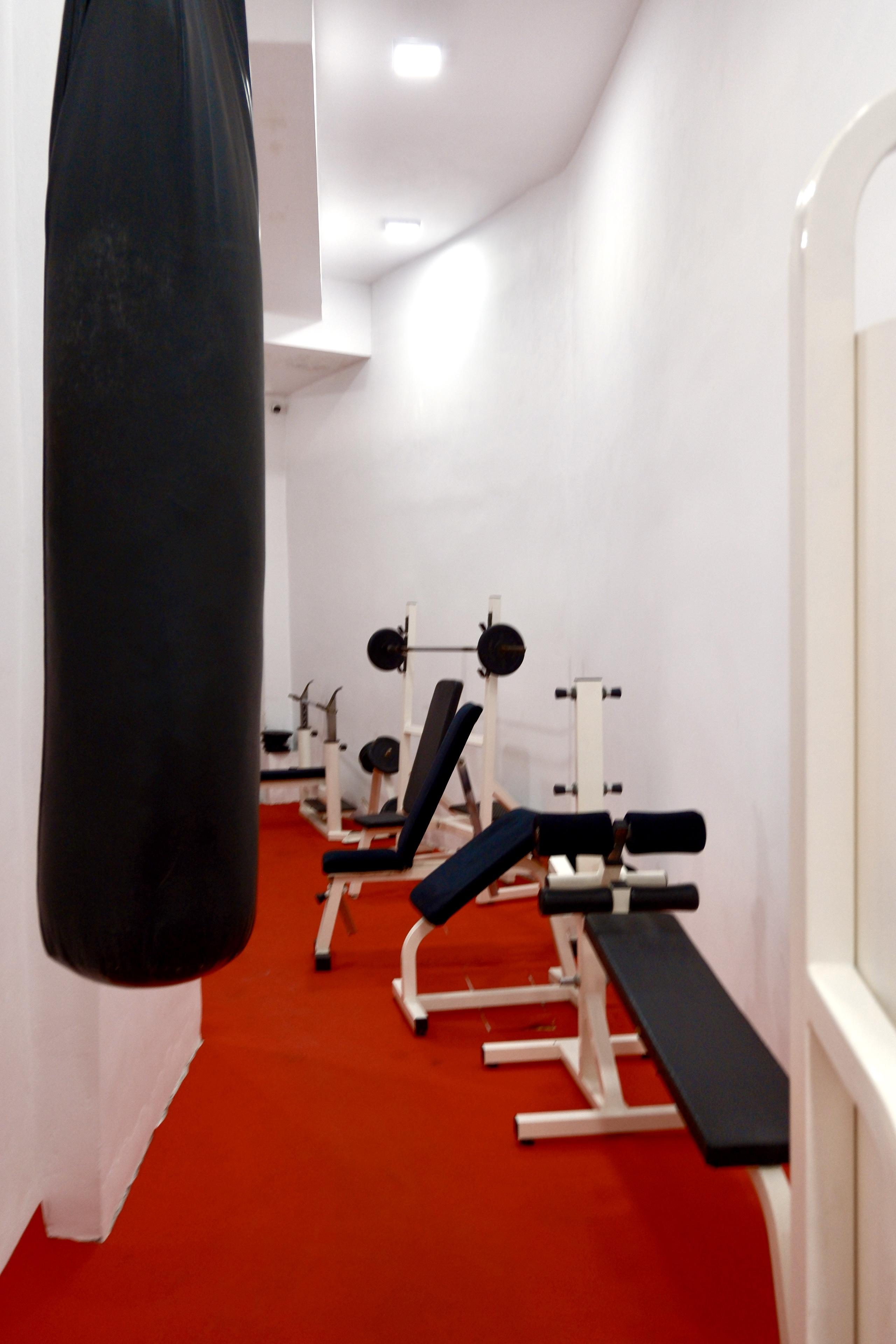 Seaview 1-Bedroom Apartment for Sale in Saranda – Skënderbeu Street, Fully Furnished