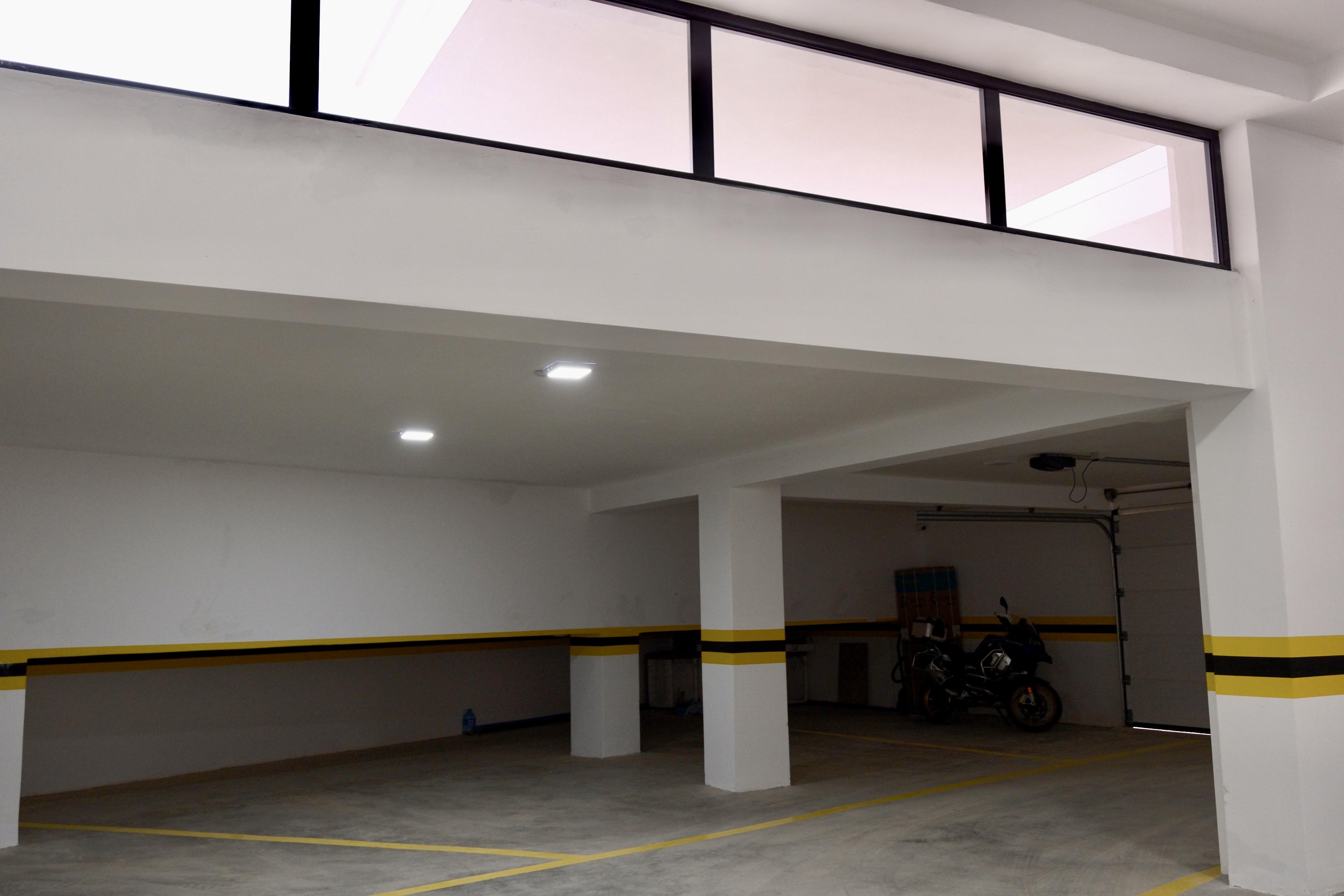 Seaview 1-Bedroom Apartment for Sale in Saranda – Skënderbeu Street, Fully Furnished