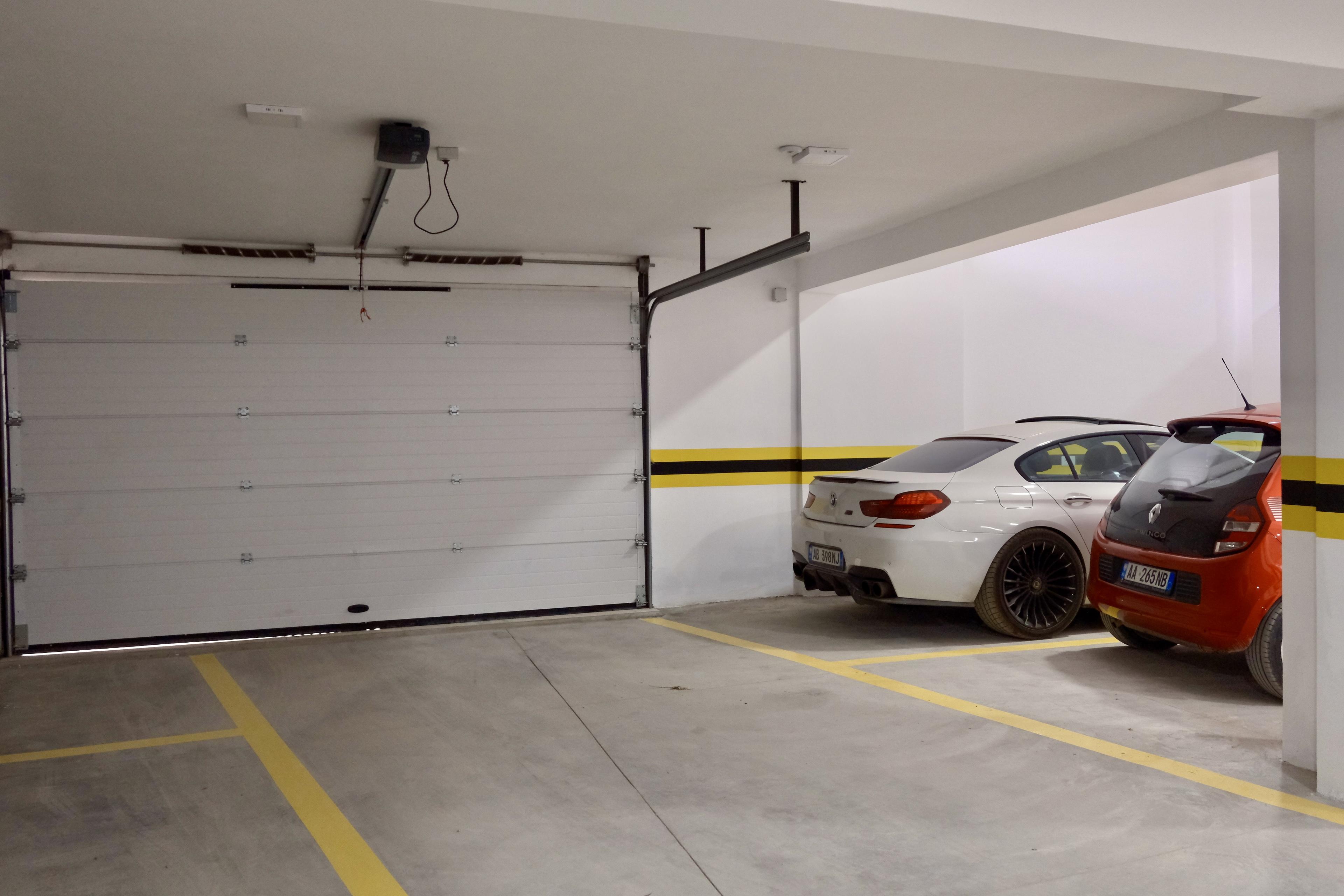 Seaview 1-Bedroom Apartment for Sale in Saranda – Skënderbeu Street, Fully Furnished