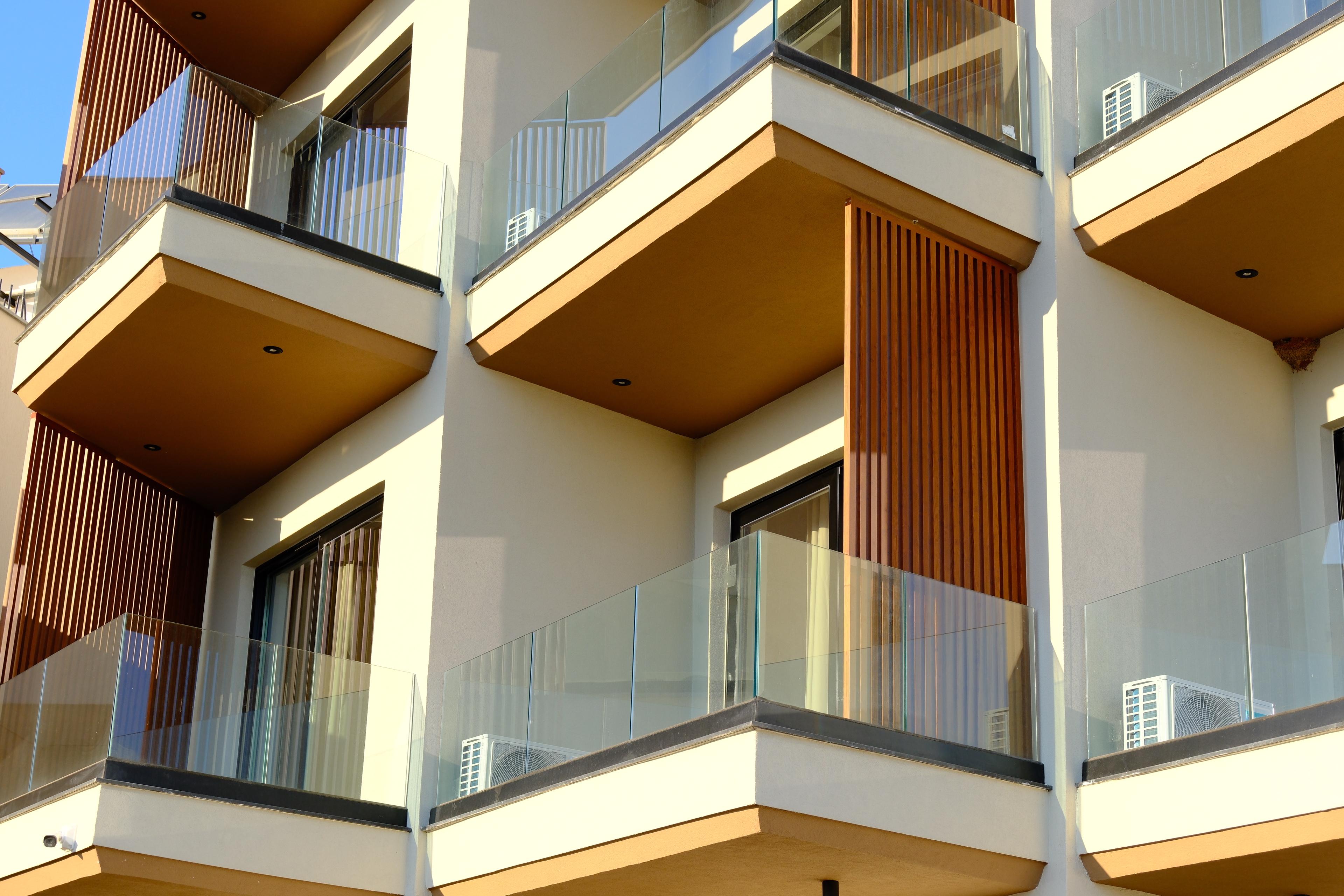 Espaciosa apartamento 2+1 con vista al mar en Ksamil – 87.5 m² | Cuarto piso, balcón y piscina