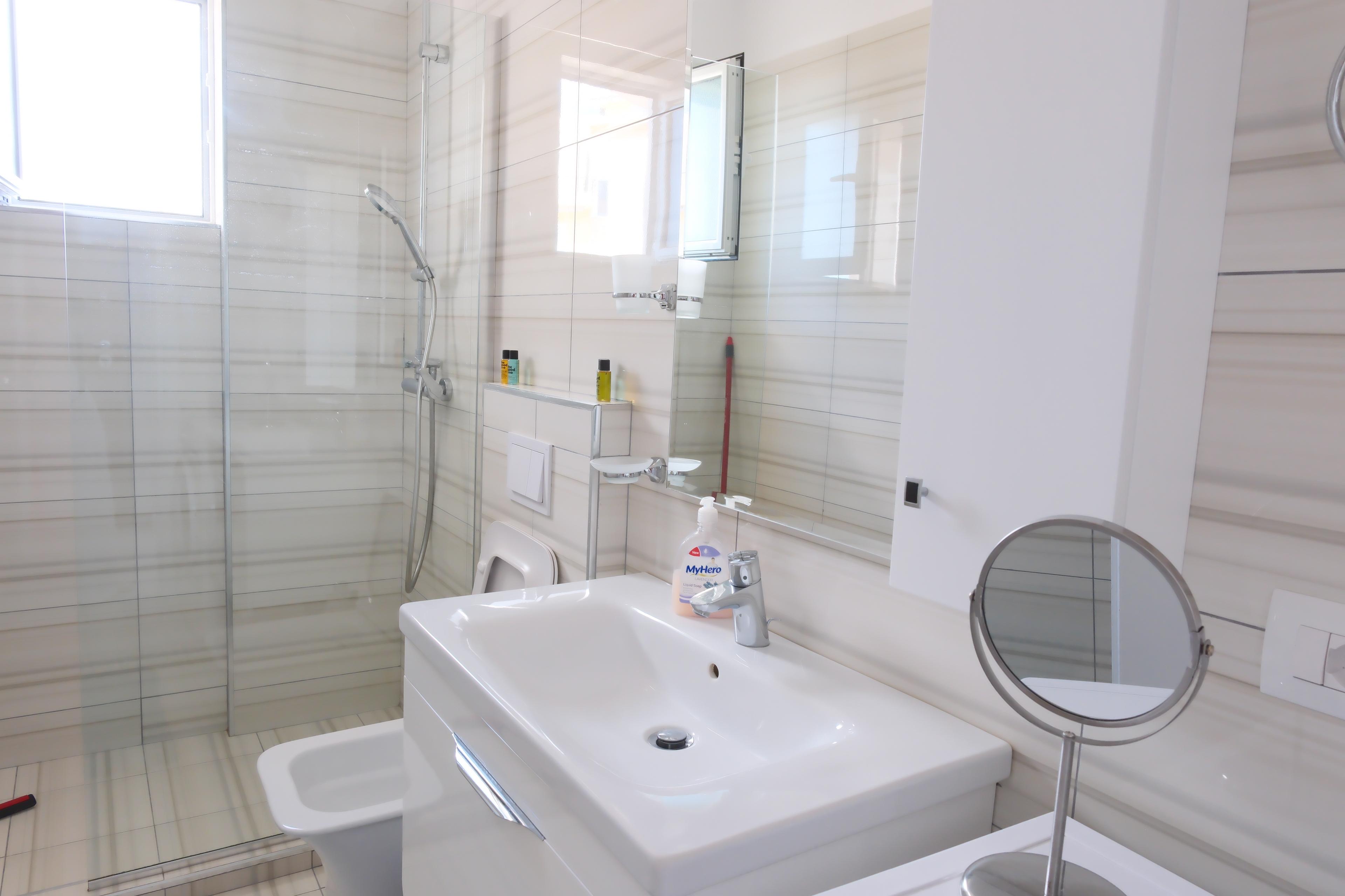 2-bedroom apartment for sale in Sarandë, Albania – photo 18