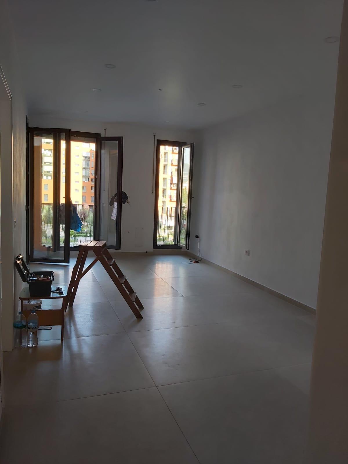 Hapësirë Biznesi me Qira në Kompleksin Zirkon, Tiranë