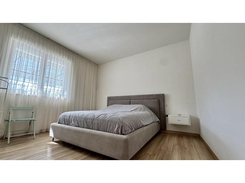 Villa Floor for Sale in Misto Mame, Tirana – 267 m² with Private Entrance and Yard