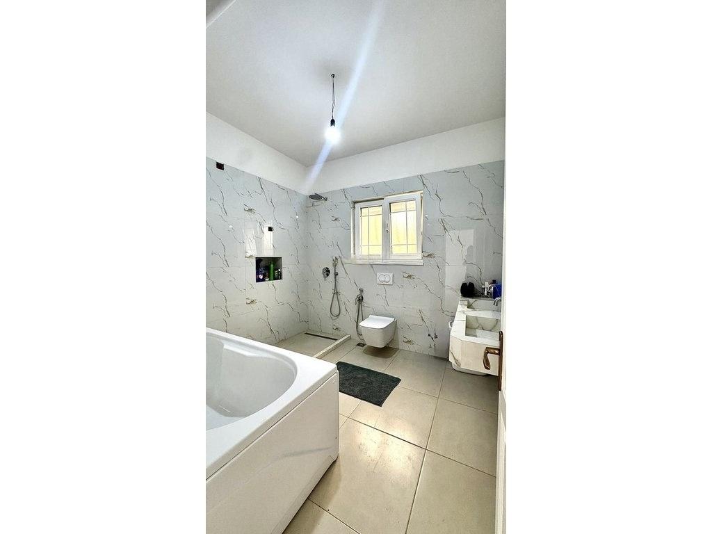 Villa Floor for Sale in Misto Mame, Tirana – 267 m² with Private Entrance and Yard