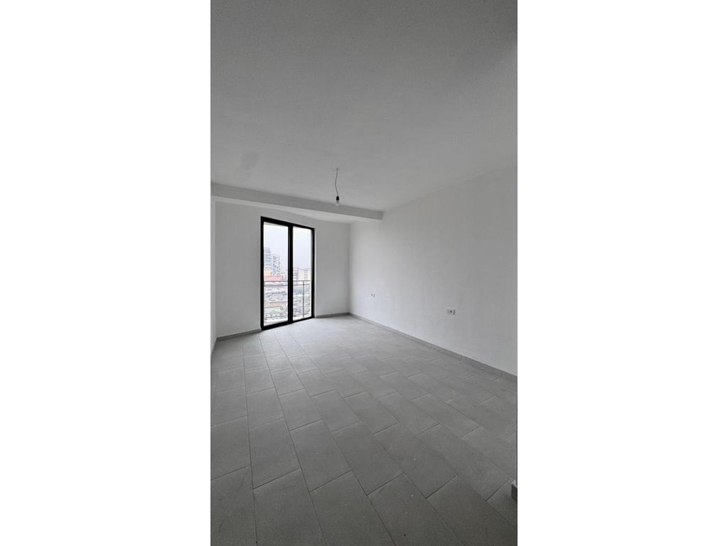 3-Bedroom Apartment for Sale on Mine Peza Street, Tirana – 152 m² with Parking Included