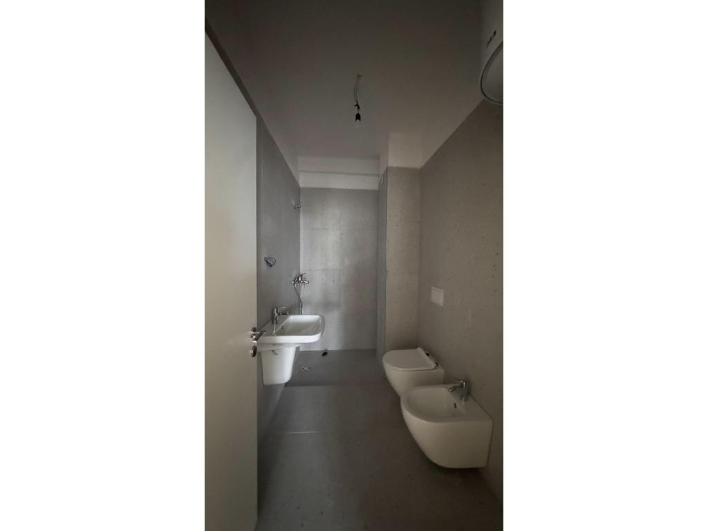 3-Bedroom Apartment for Sale on Mine Peza Street, Tirana – 152 m² with Parking Included