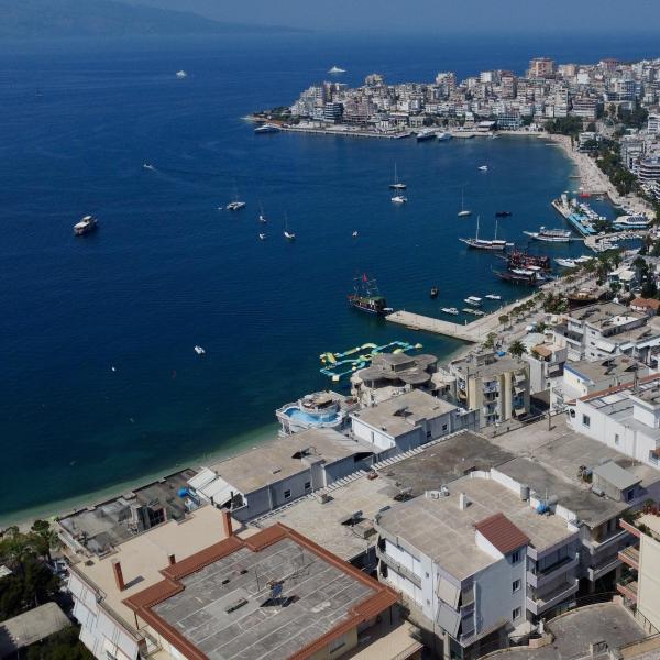 Spacious 3-Bedroom Apartment with Full Sea View – Gjergj Arianiti Street, Saranda