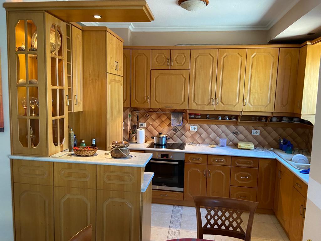 Apartament 2+1 me qira pranë Gjimnazit Sami Frashëri, Tiranë.