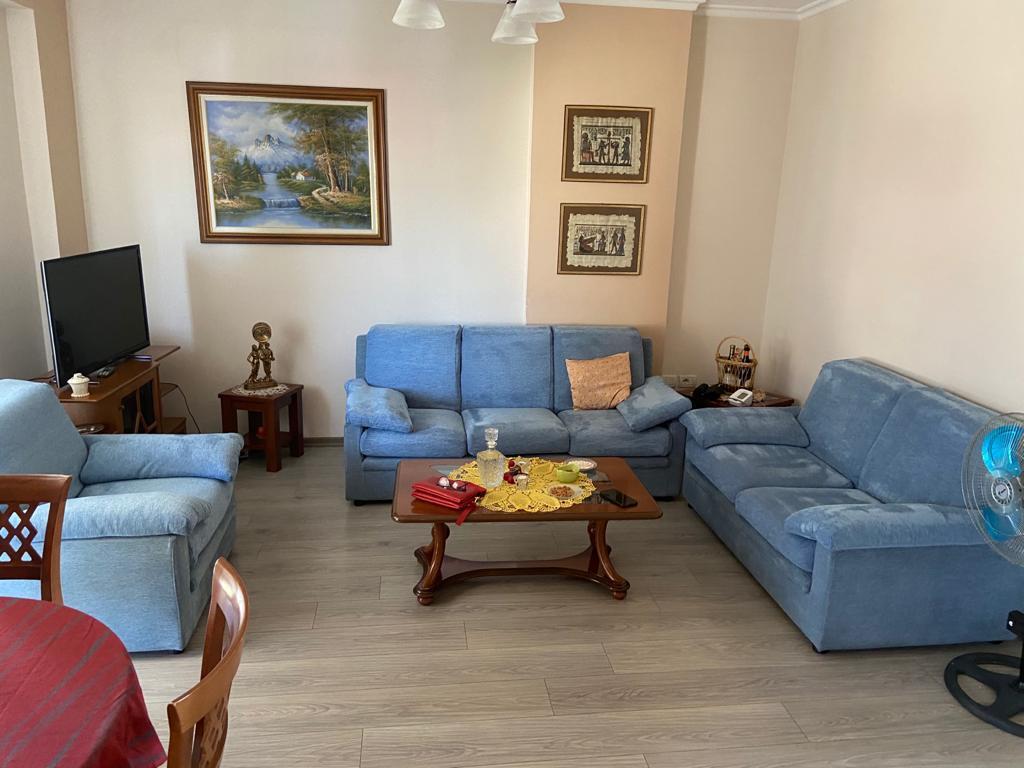 Apartament 2+1 me qira pranë Gjimnazit Sami Frashëri, Tiranë.