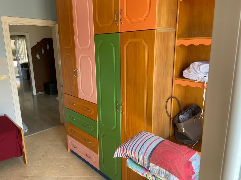 Apartament 2+1 me qira pranë Gjimnazit Sami Frashëri, Tiranë.