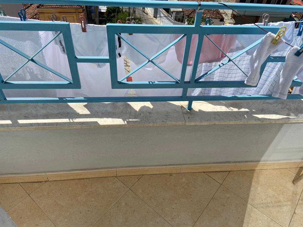 Apartament 2+1 me qira pranë Gjimnazit Sami Frashëri, Tiranë.